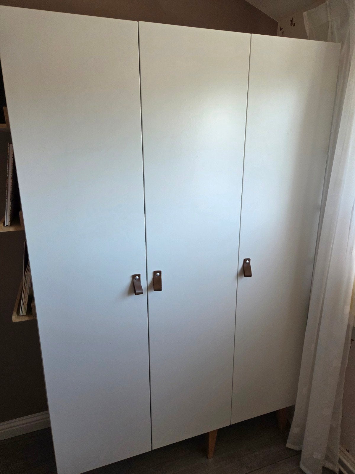 Bopita Indy 3-deurskast met boekplankjes, Ophalen, Met deur(en), 100 tot 150 cm, Zo goed als nieuw