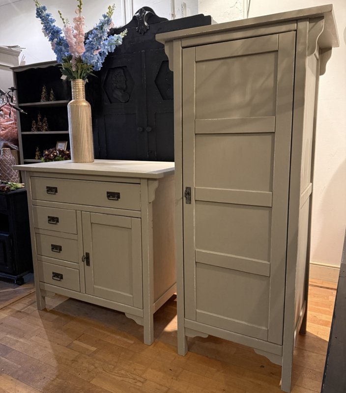 Vintage kast met commode taupe, babykamer, kinderkamer VdlM, Kinderen en Baby's, Kinderkamer | Commodes en Kasten, Ophalen, Zo goed als nieuw