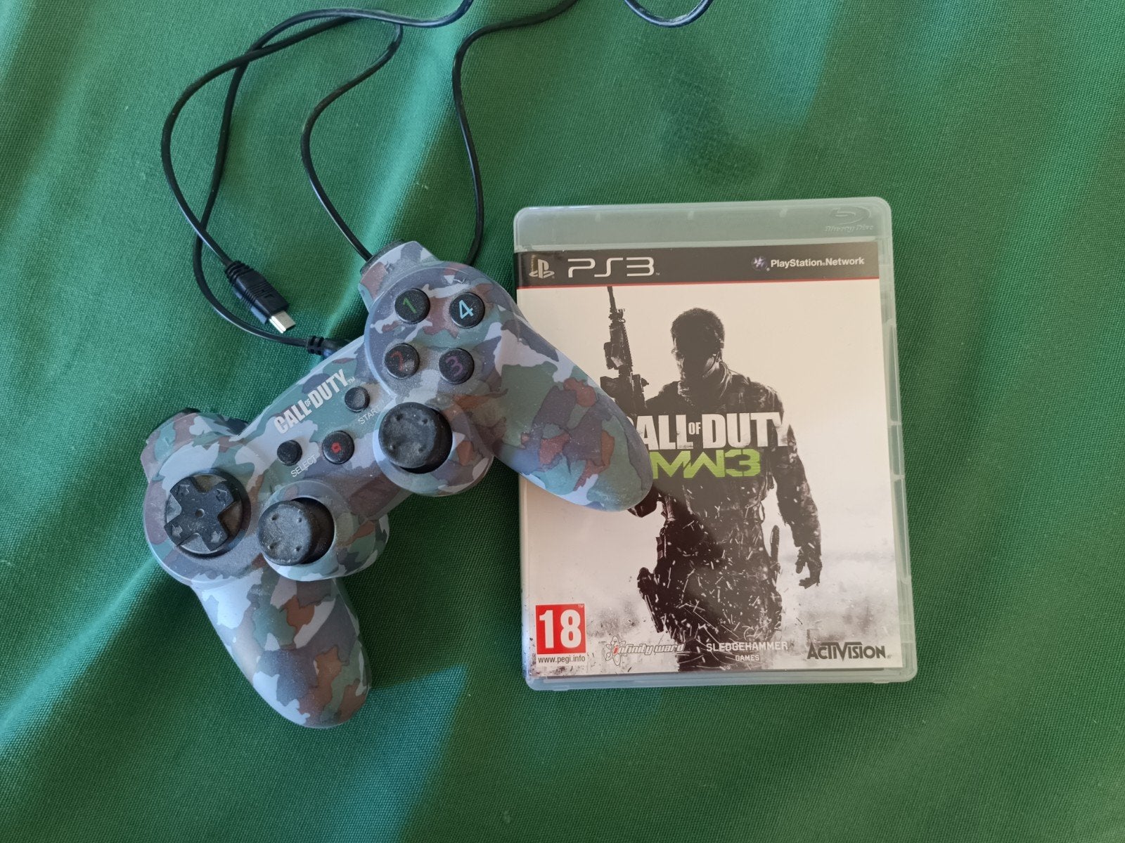 Call of Duty MW3 PS3 met Call of Duty camouflage controller, Ophalen of Verzenden