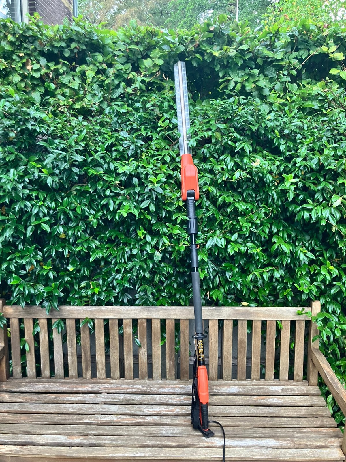 Telescopische elektrische heggenschaar Black & Decker, Ophalen, Zo goed als nieuw, Elektrisch