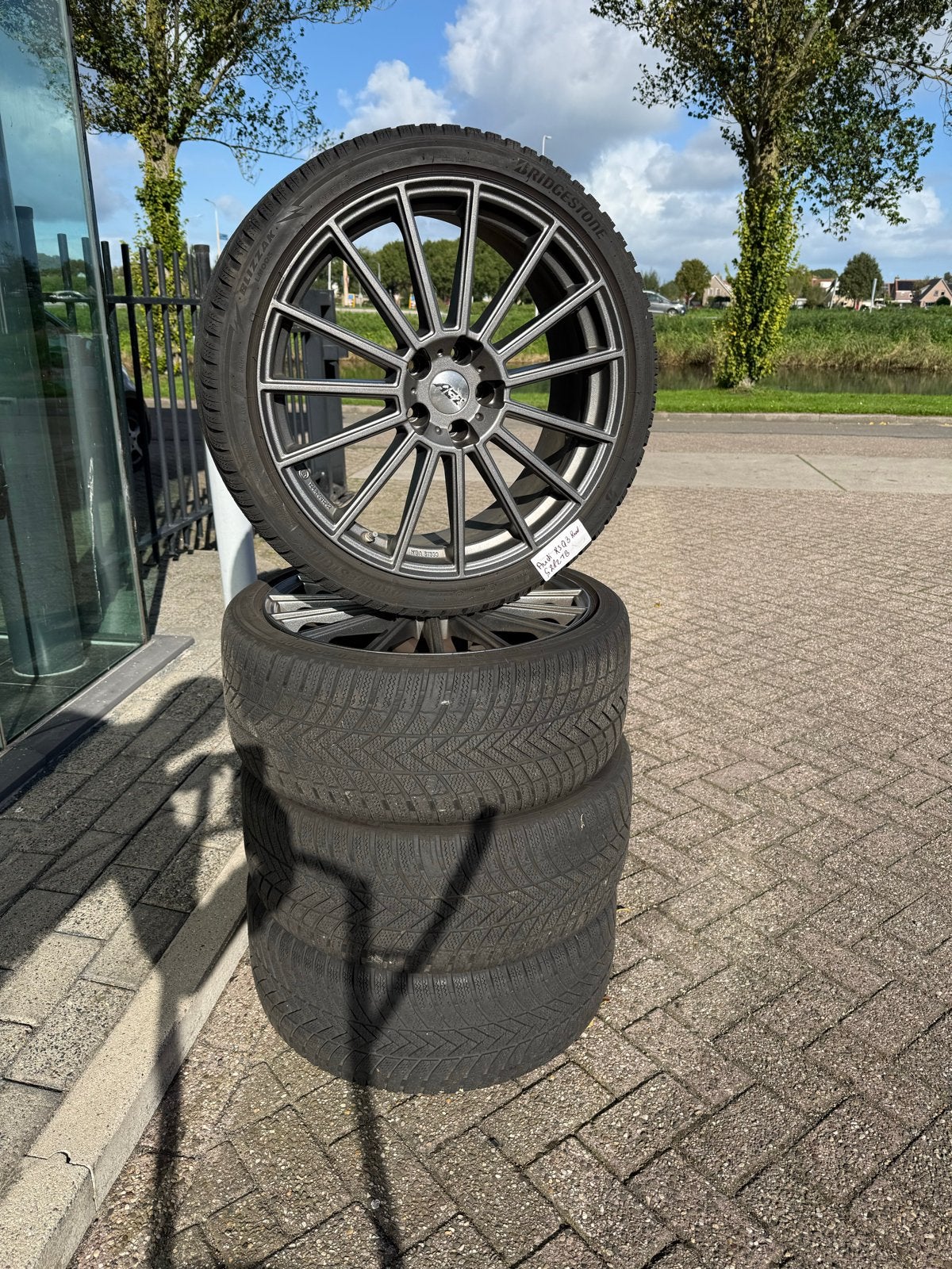 Audi Q3 AEZ velgen met Bridgestone winterbanden 255/35R20, Ophalen, Gebruikt, 255 mm, Banden en Velgen