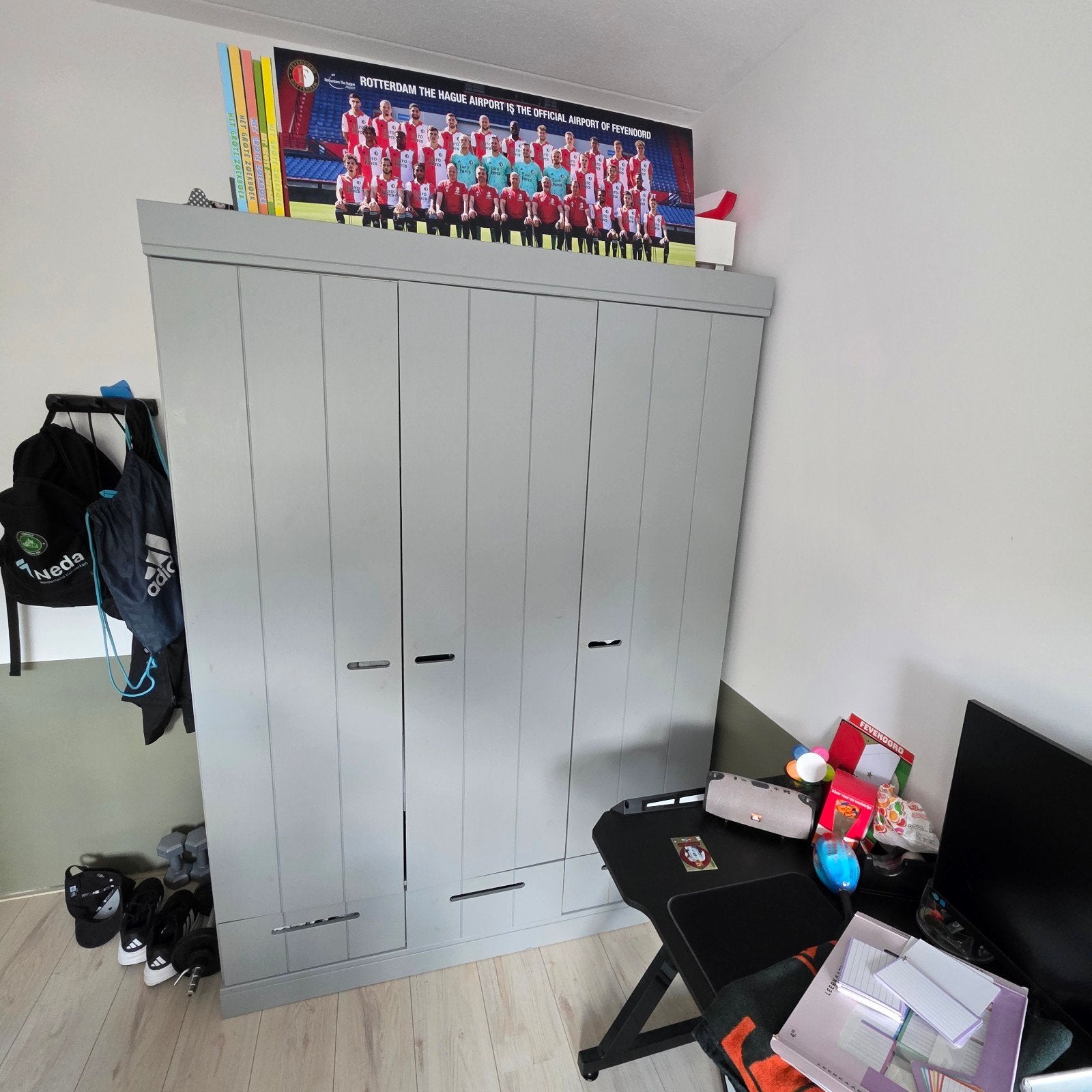 Supermooie kledingkast, Modern en stoer, 100 tot 150 cm, Zo goed als nieuw, 150 tot 200 cm