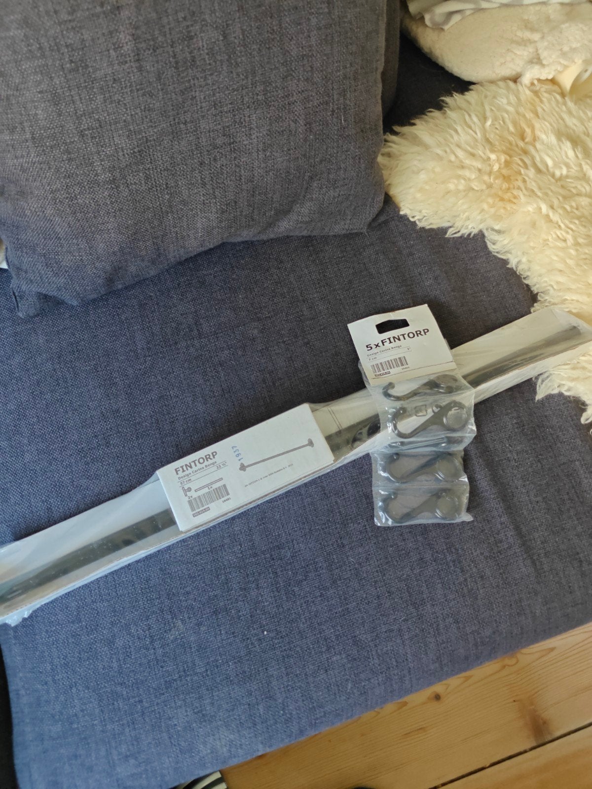 IKEA Fintorp rek 57cm met 5 haakjes - Nieuw in verpakking, Ophalen of Verzenden, Nieuw, Zwart, Metaal