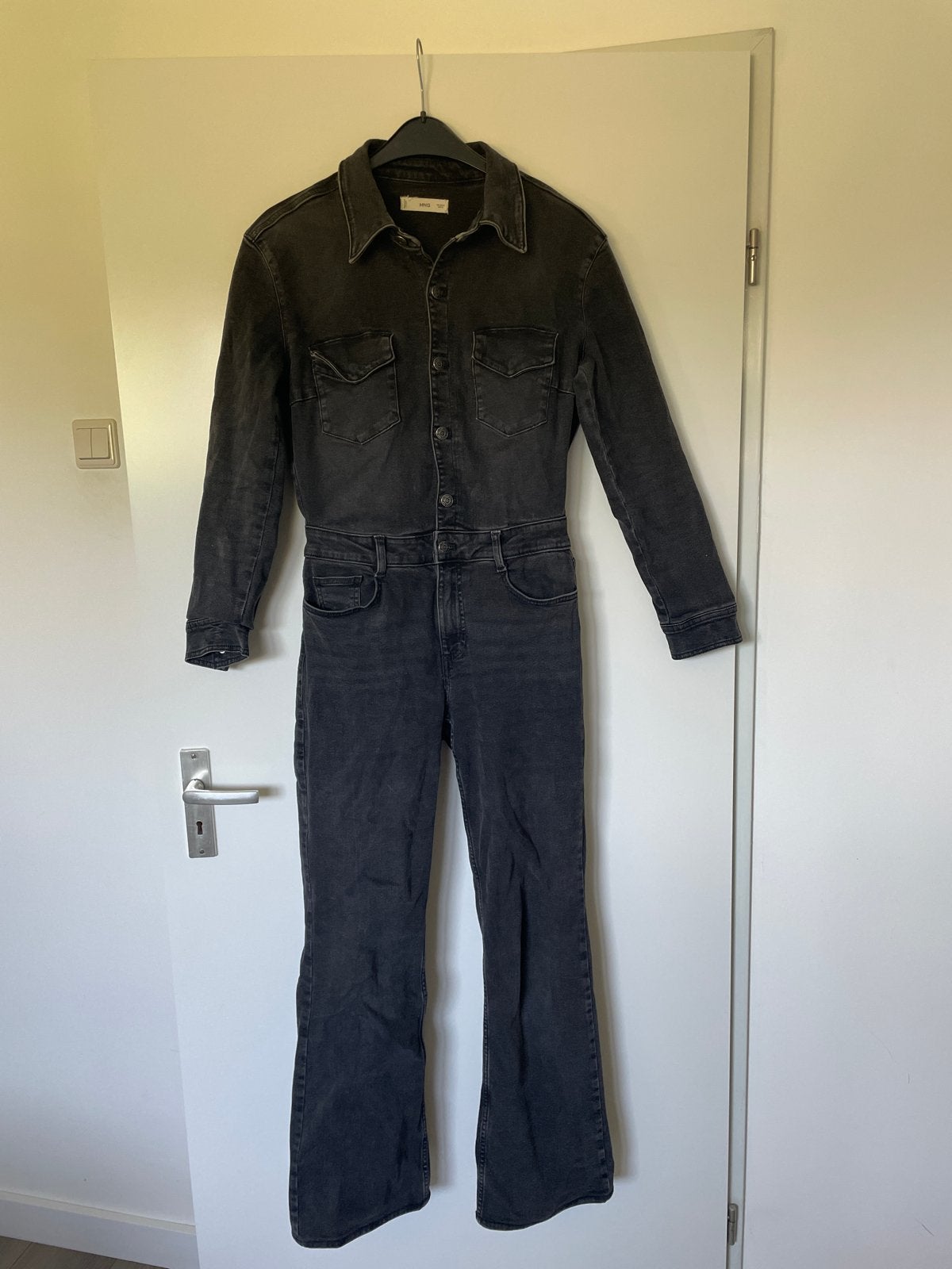 MNG Zwarte Denim Jumpsuit Maat S/M, Ophalen of Verzenden, Zo goed als nieuw, Maat 36 (S), Zwart