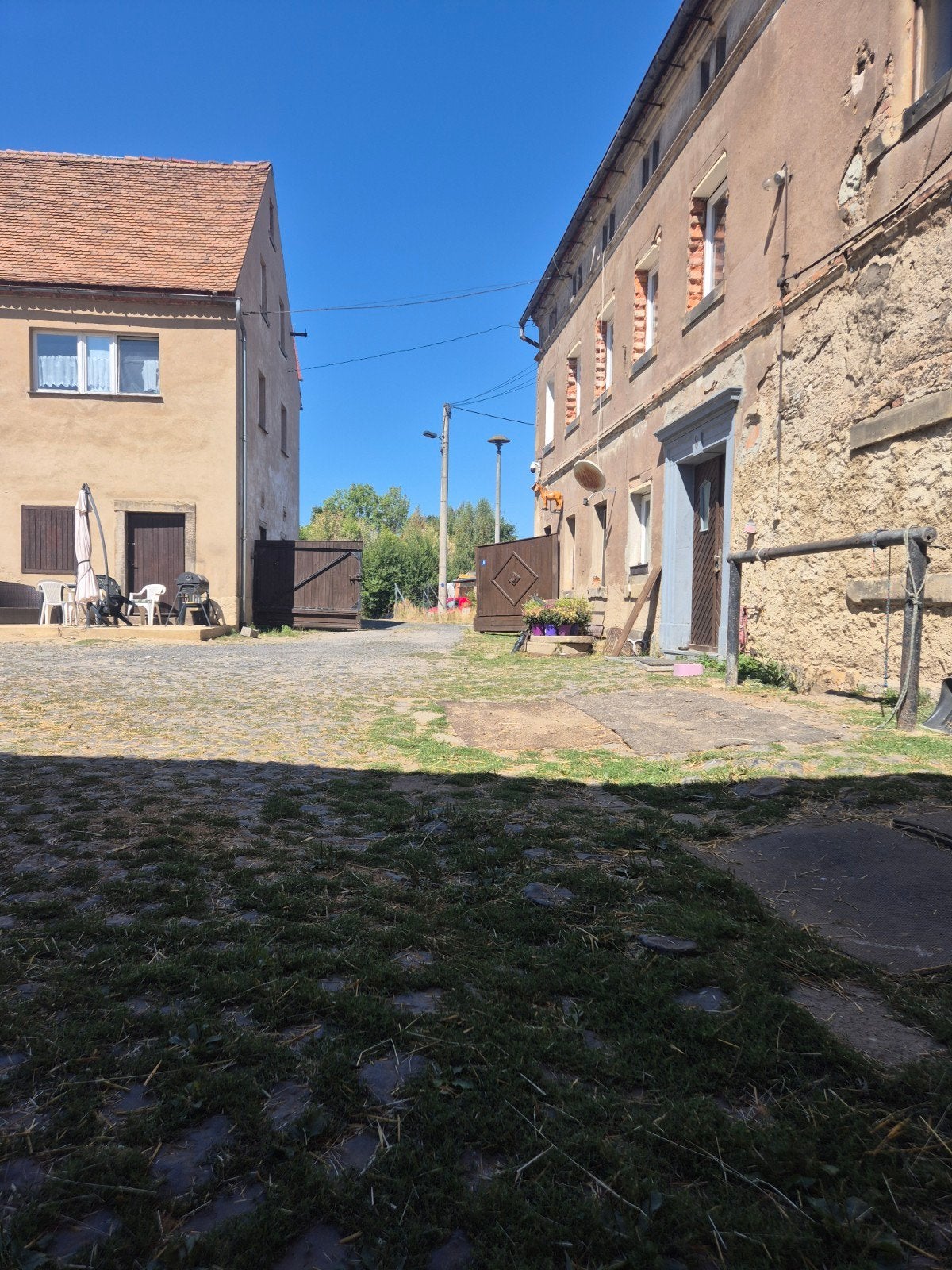 Prachtige vierkantshoeve met paardenstallen en 7.680 m² gron, Overige regio's