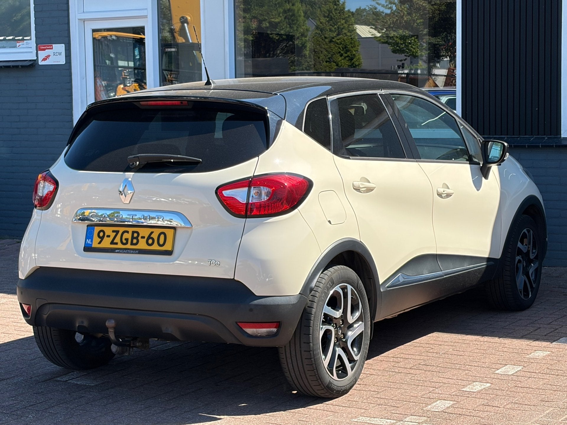 Renault Captur 1.2 TCe Dynamique / Automaat / Trekhaak !, Euro 5, 4 cilinders, Wit, Origineel Nederlands