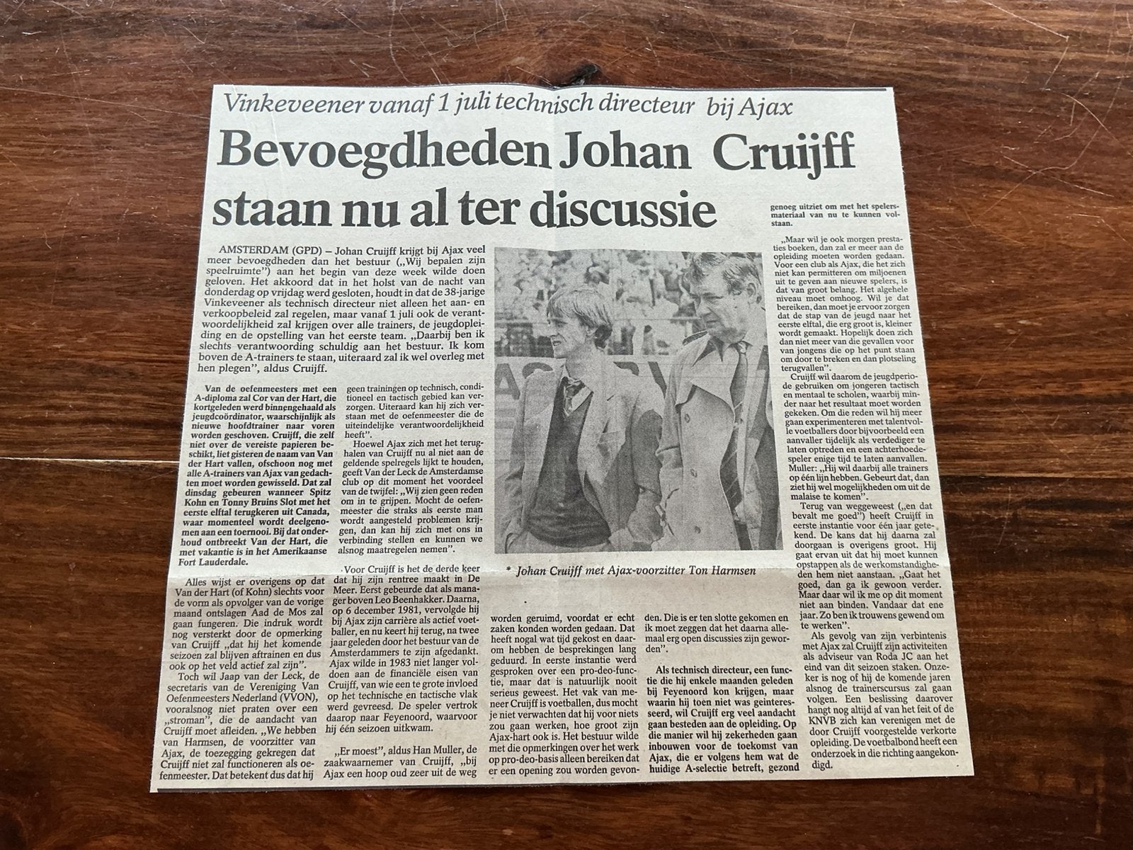 Voetbal krantenartikel Ajax Bevoegdheden Cruijff ter discuss, Ophalen of Verzenden, Knipsel(s)