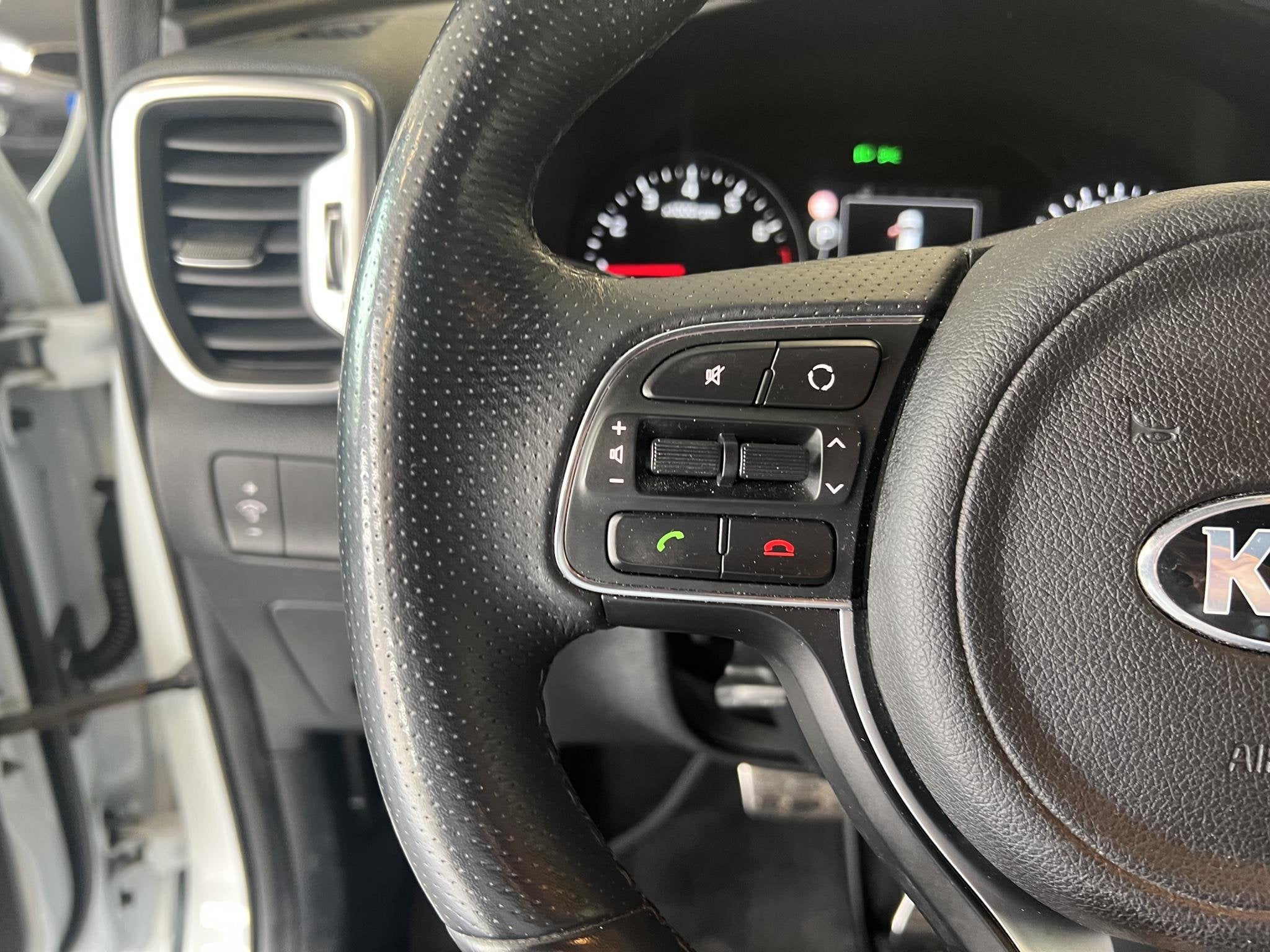 Kia Sportage 1.6 T-GDI 4WD GT-Line AUTOMAAT, Stoel+ Stuurver, Auto's, Kia, Gebruikt, 4 cilinders, Wit, Leder