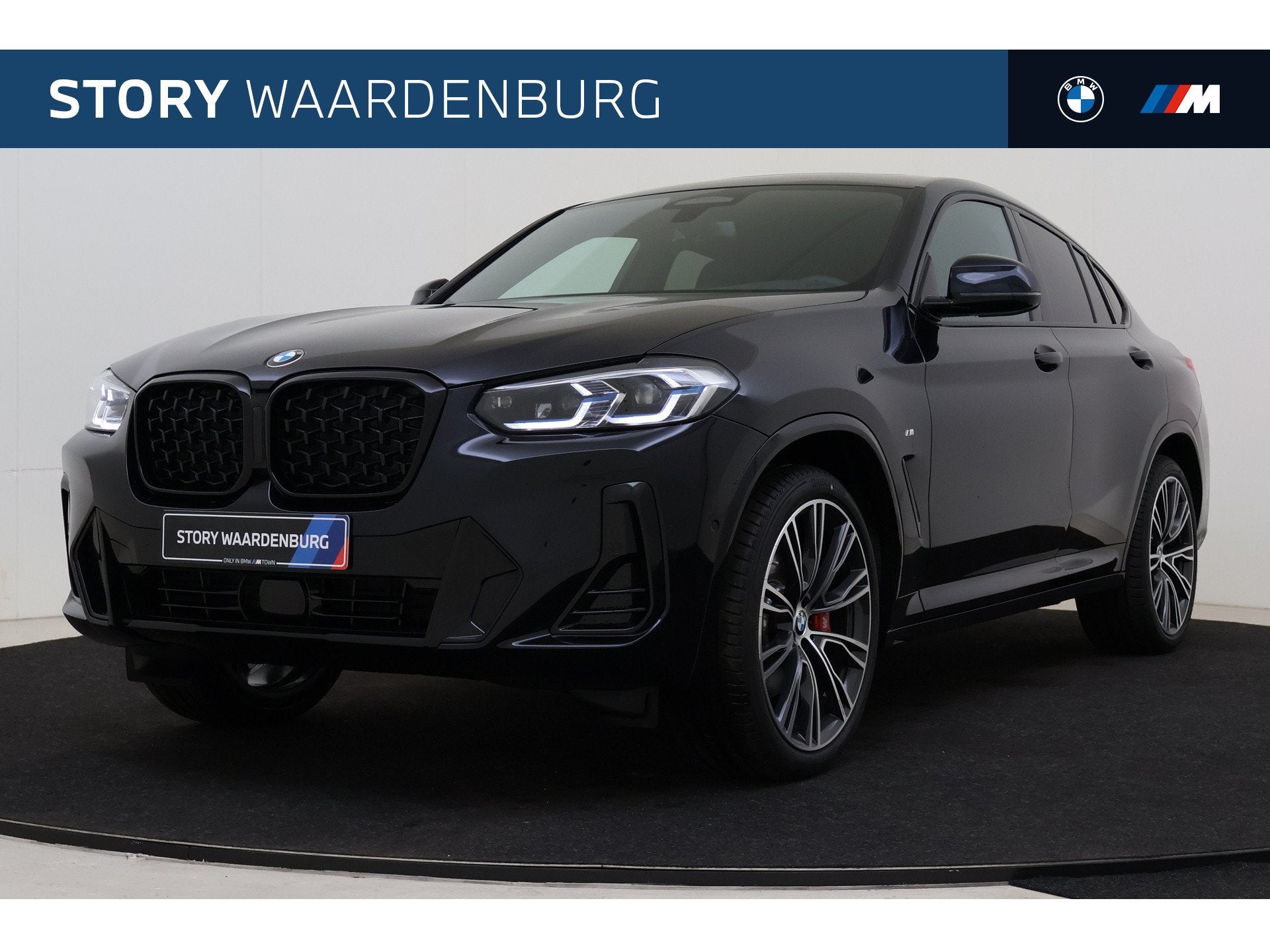 BMW X4 xDrive30i M Sport Automaat / Panoramadak / Trekhaak /, Auto's, Zwart, 4 cilinders, Bedrijf, X4