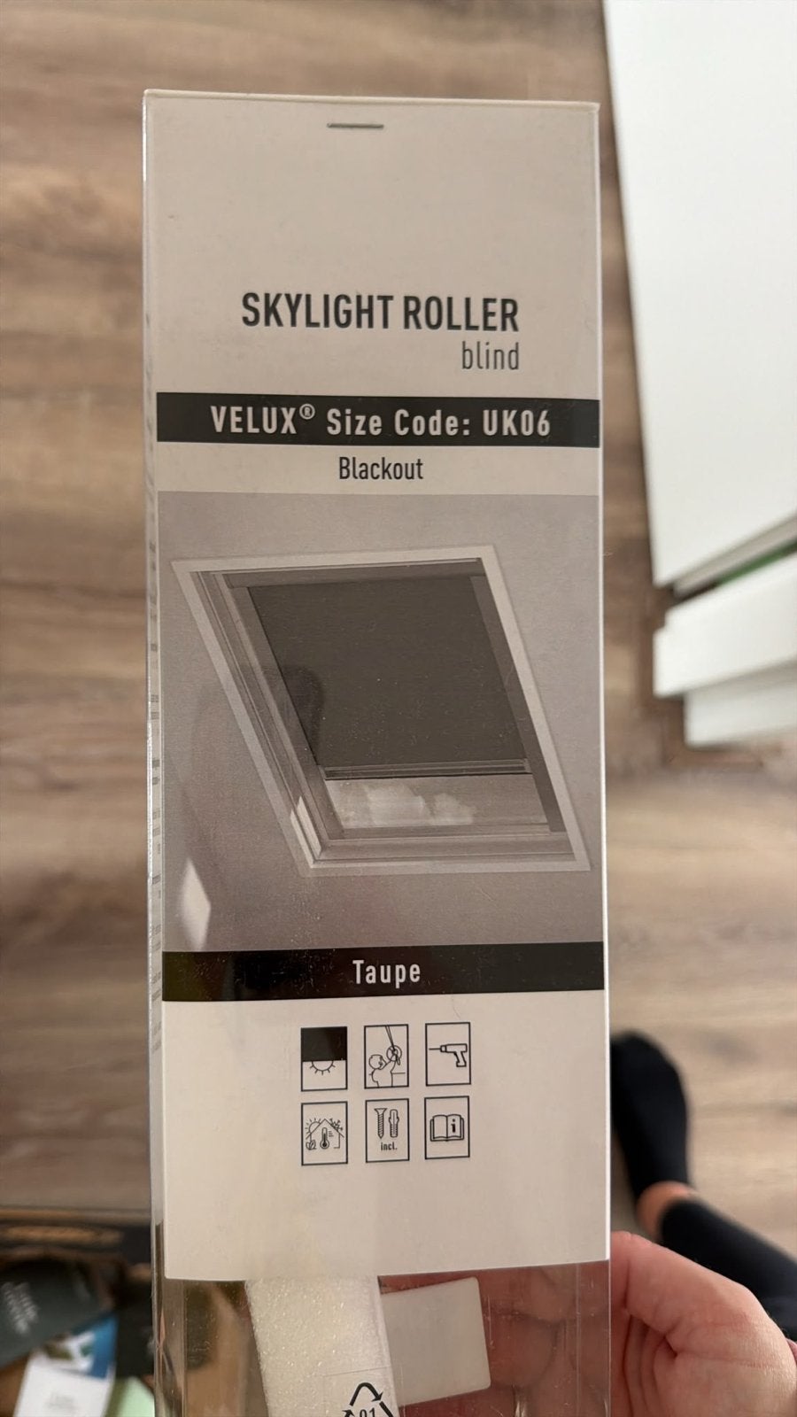 VELUX verduisterend rolgordijn UK06 Taupe in doos, Huis en Inrichting, Overige merken, Verduisterend, Nieuw, Ophalen of Verzenden