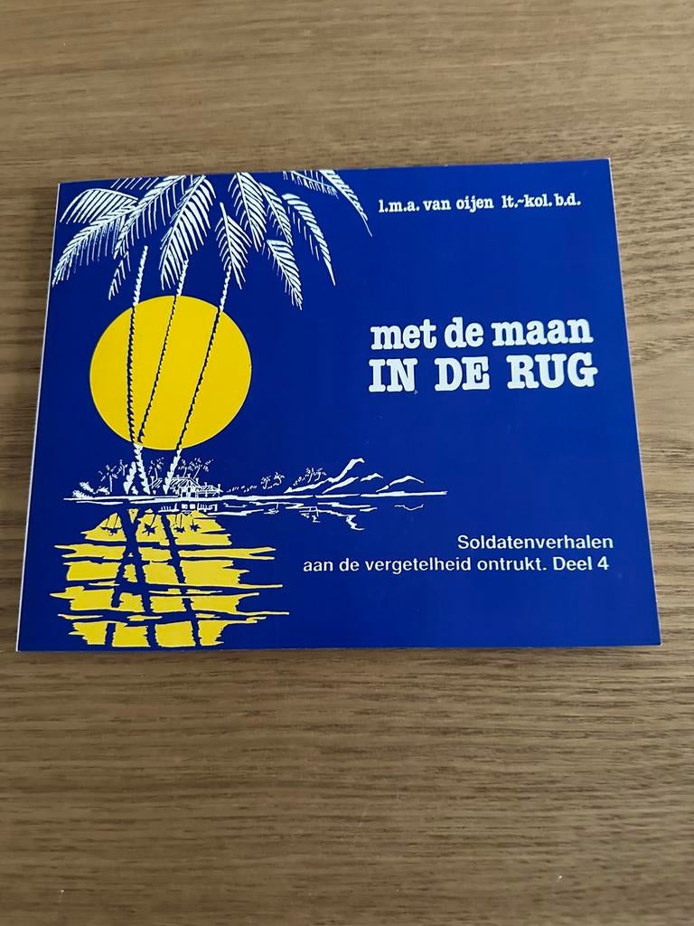 Met de maan in de rug., Ophalen of Verzenden, Gelezen