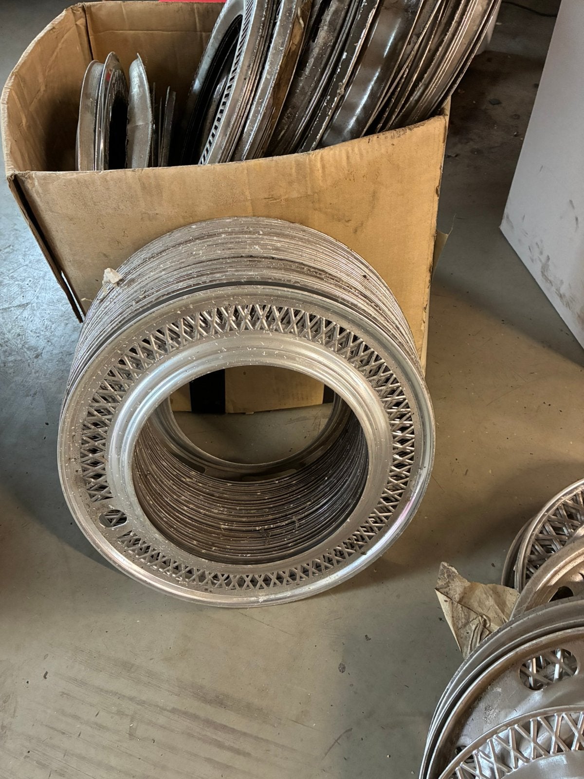 Diverse wieldoppen voor oldtimers., Auto diversen, Ophalen, Nieuw
