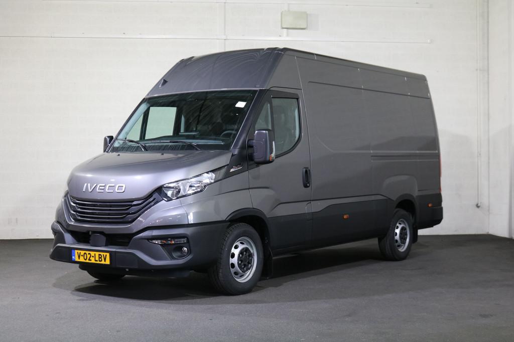 Iveco Daily 35S18 Hi-Matic L2 H2 Airco Navigatie Trekhaak Di, Auto's, Bestelauto's, Automaat, Stof, Gebruikt, Euro 6