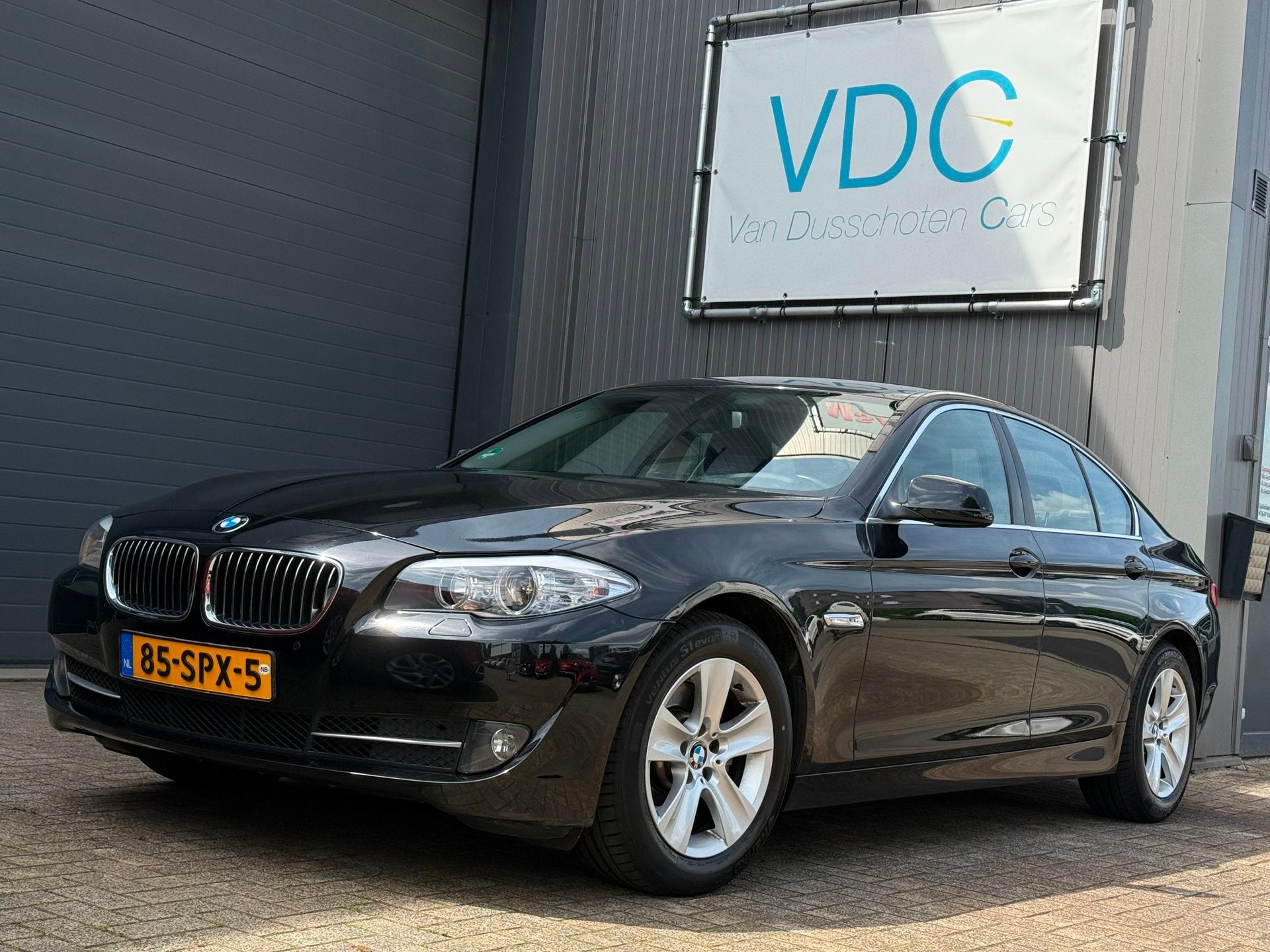 BMW 5-serie 520i Executive | Automaat | Xenon | Navigatie, Automaat, Euro 5, Gebruikt, 4 cilinders