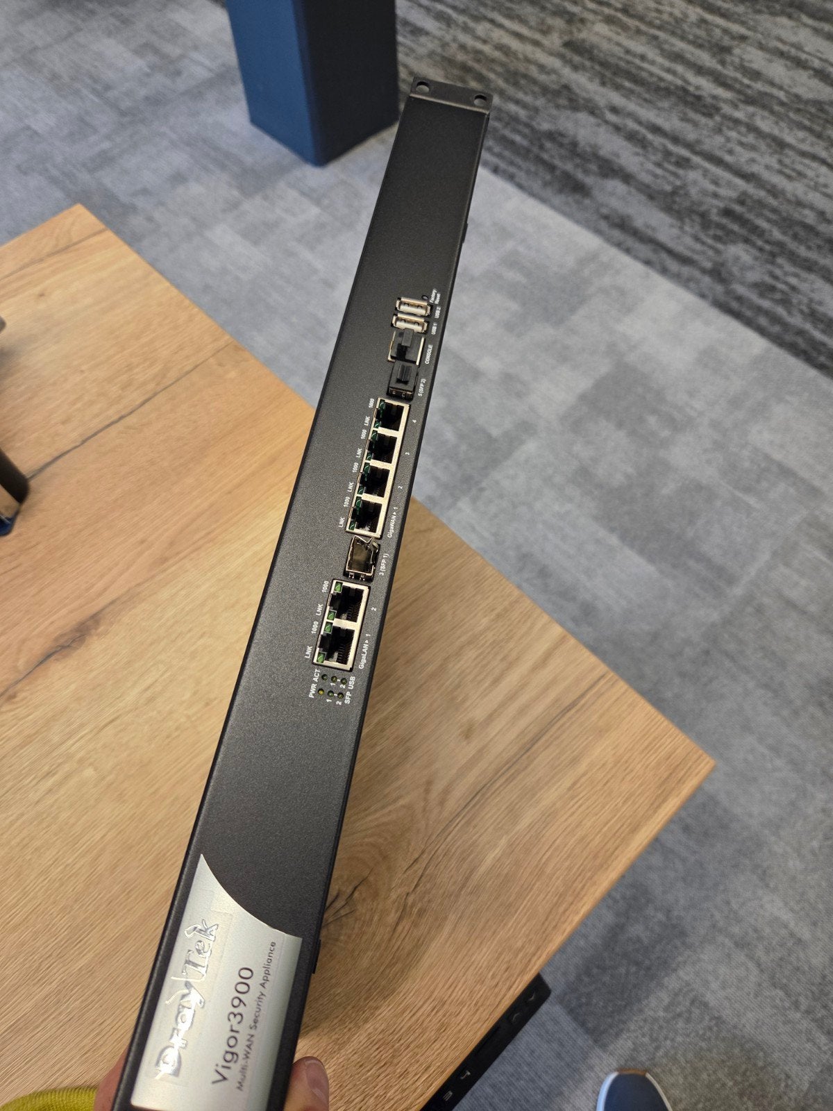 DrayTek Vigor3900 Multi-WAN Security Appliance, Ophalen of Verzenden, Gebruikt, Router, DrayTek