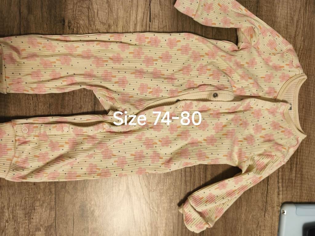 Schattig Rompertje met Bloemenprint - Maat 74-80, Kinderen en Baby's, Babykleding | Maat 74, Gebruikt, Meisje, Ophalen of Verzenden