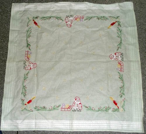 kerst Tafelkleedje geborduurd, Ophalen of Verzenden, Gebruikt