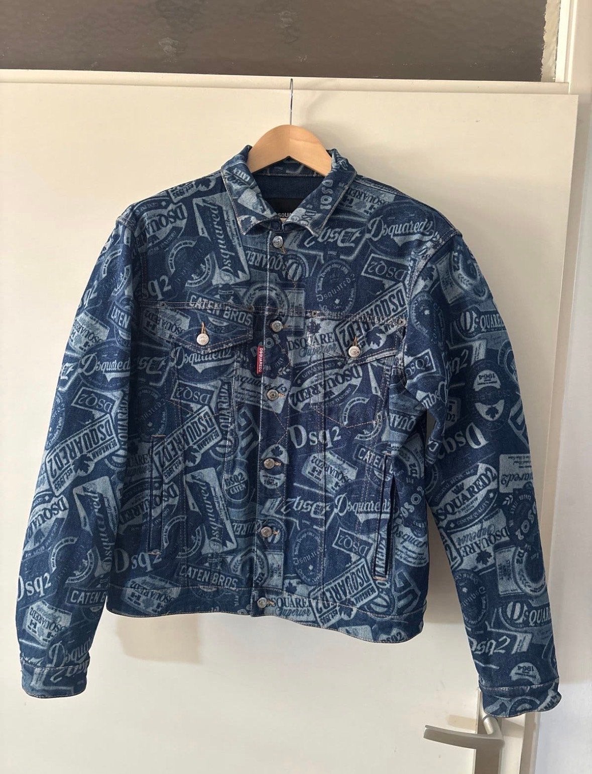 Dsquared2 spijkerjack met logo print - Maat M, Kleding | Heren, Jassen | Zomer, Ophalen of Verzenden, Zo goed als nieuw, Maat 48/50 (M)