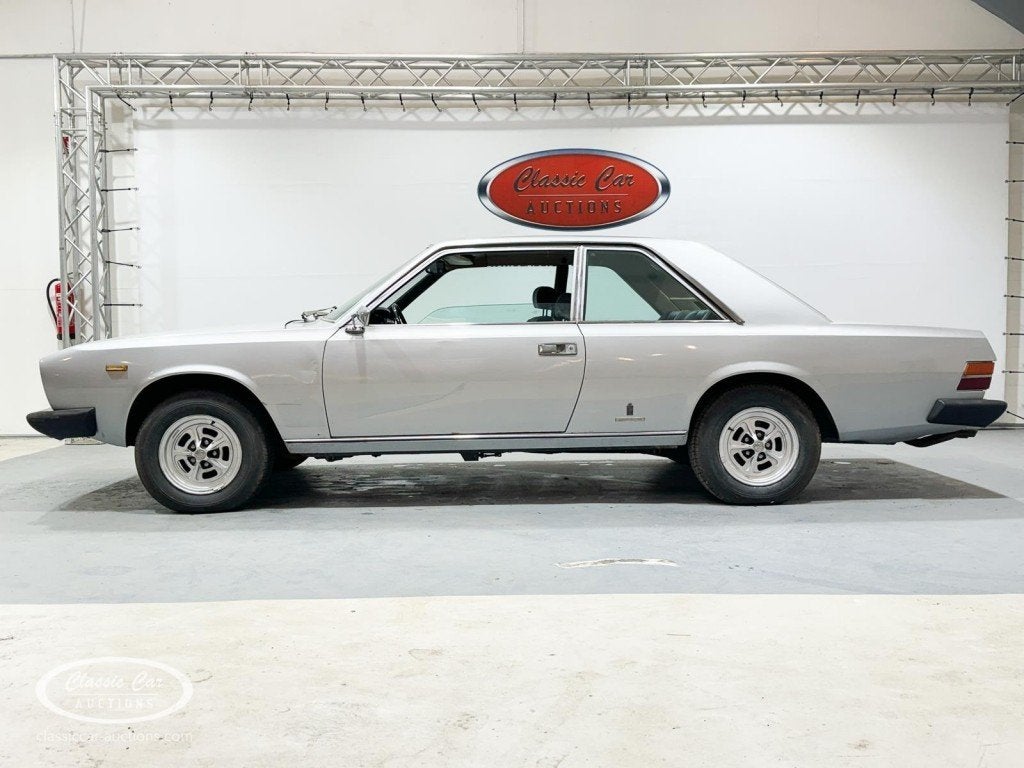 Fiat 130 Coupe  - ONLINE AUCTION, Auto's, Oldtimers, Automaat, Bedrijf, Zilver of Grijs, Te koop