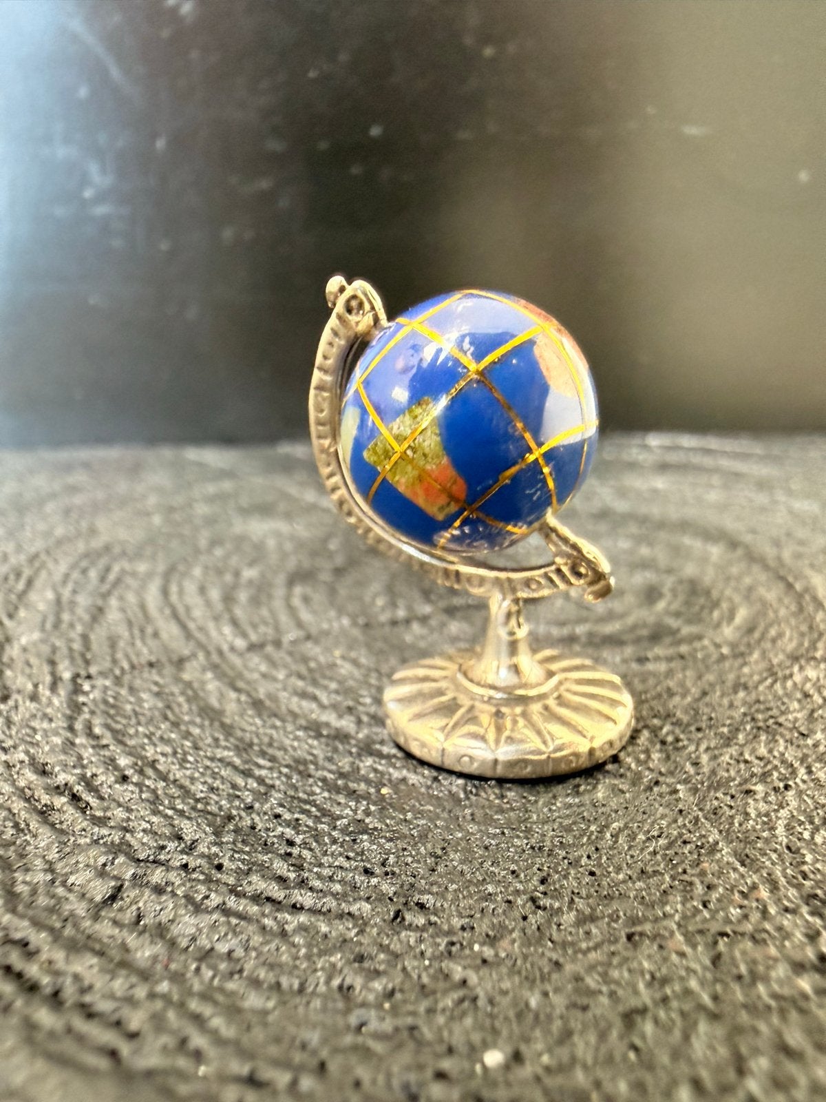 Zilveren 800 Miniatuur Wereldbol met Lapis Lazuli, Verzenden
