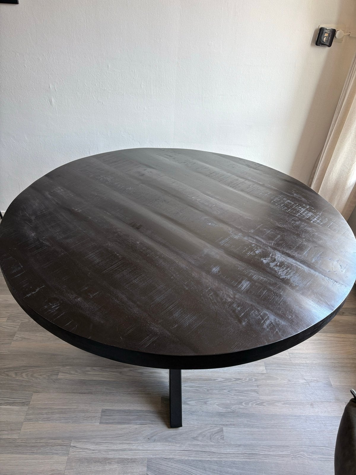 Ronde zwarte eettafel Huus 130cm, Ophalen, Rond, Zo goed als nieuw, Industrieel