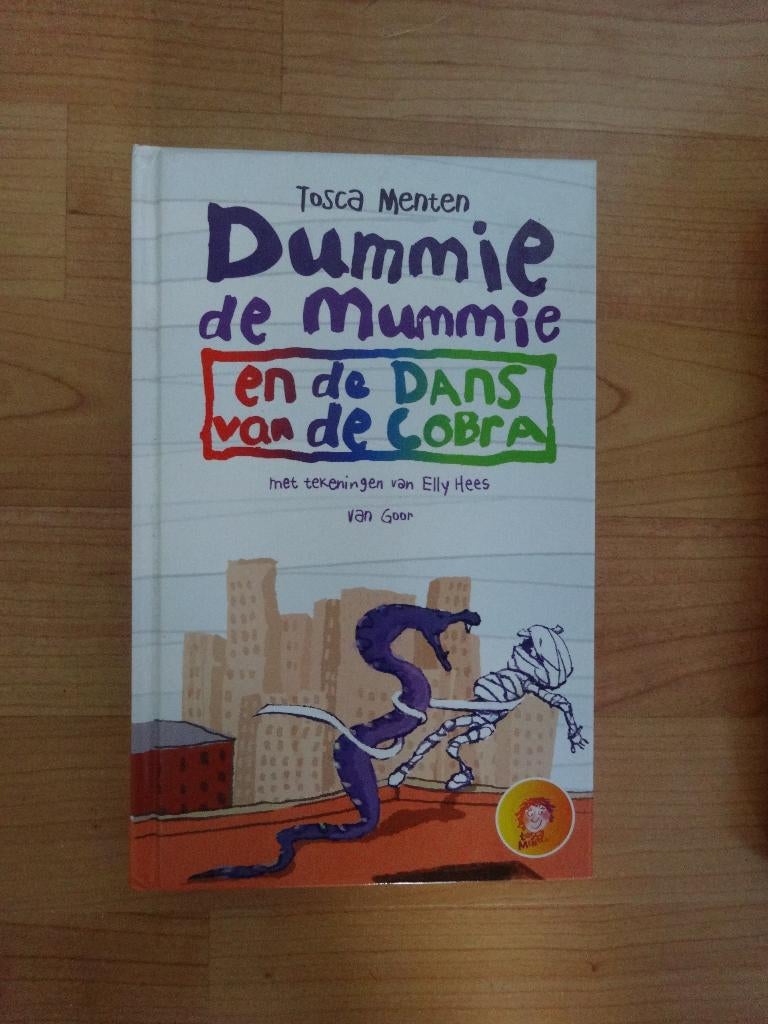 Dummie de Mummie en de Dans van de Cobra, Boeken, Ophalen of Verzenden, Zo goed als nieuw, Fictie algemeen
