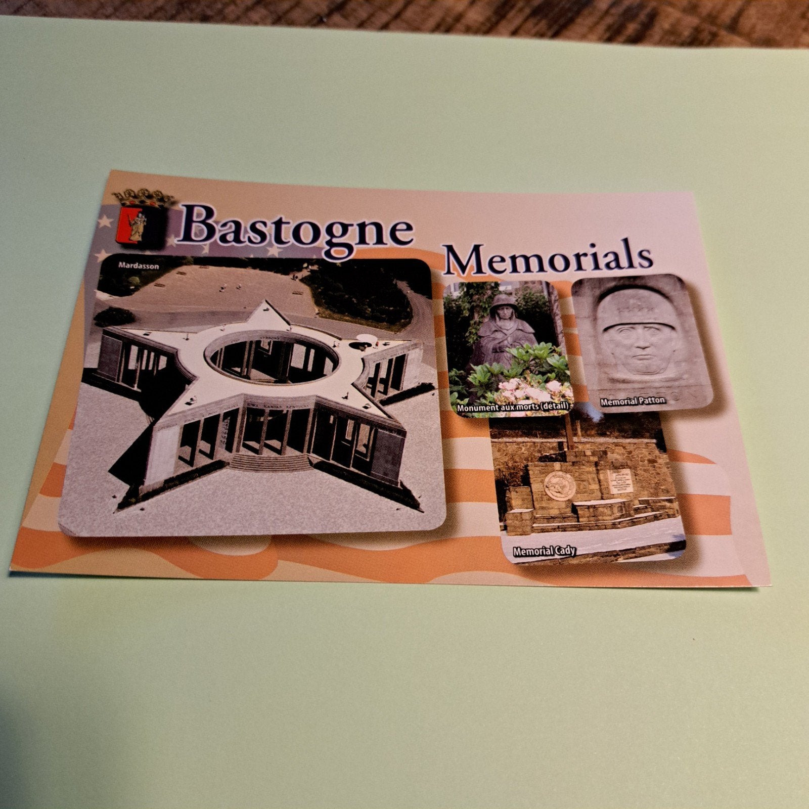 Ansichtkaart Bastogne Memorials - Ongelopen, Verzamelen, Militaria | Tweede Wereldoorlog, Ophalen of Verzenden, Landmacht, Overige gebieden