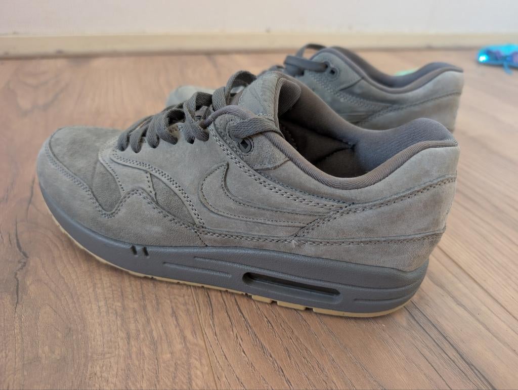 Nike Air Max 1 Cool Grey White Gum 45, Kleding | Heren, Schoenen, Wit, Nieuw, Ophalen of Verzenden, Sneakers of Gympen