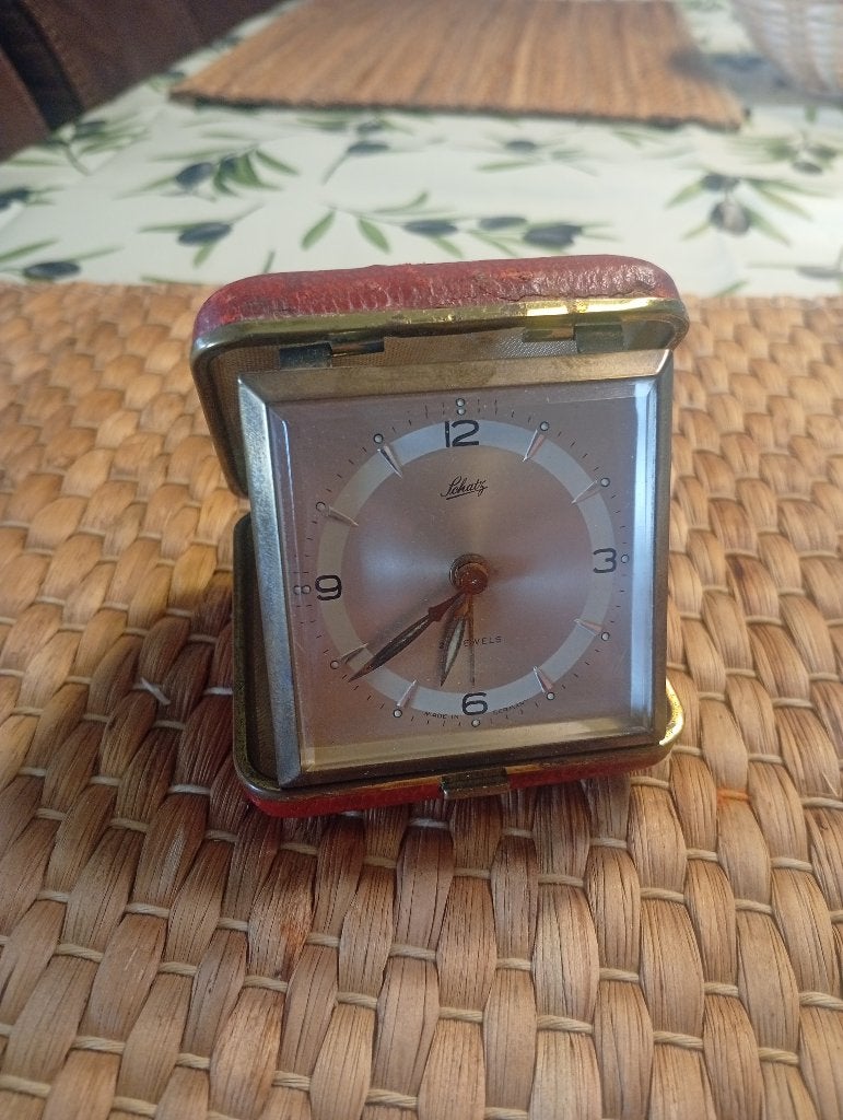 Vintage Schatz Reiswekker - Rood Leer, Antiek en Kunst, Antiek | Klokken, Ophalen