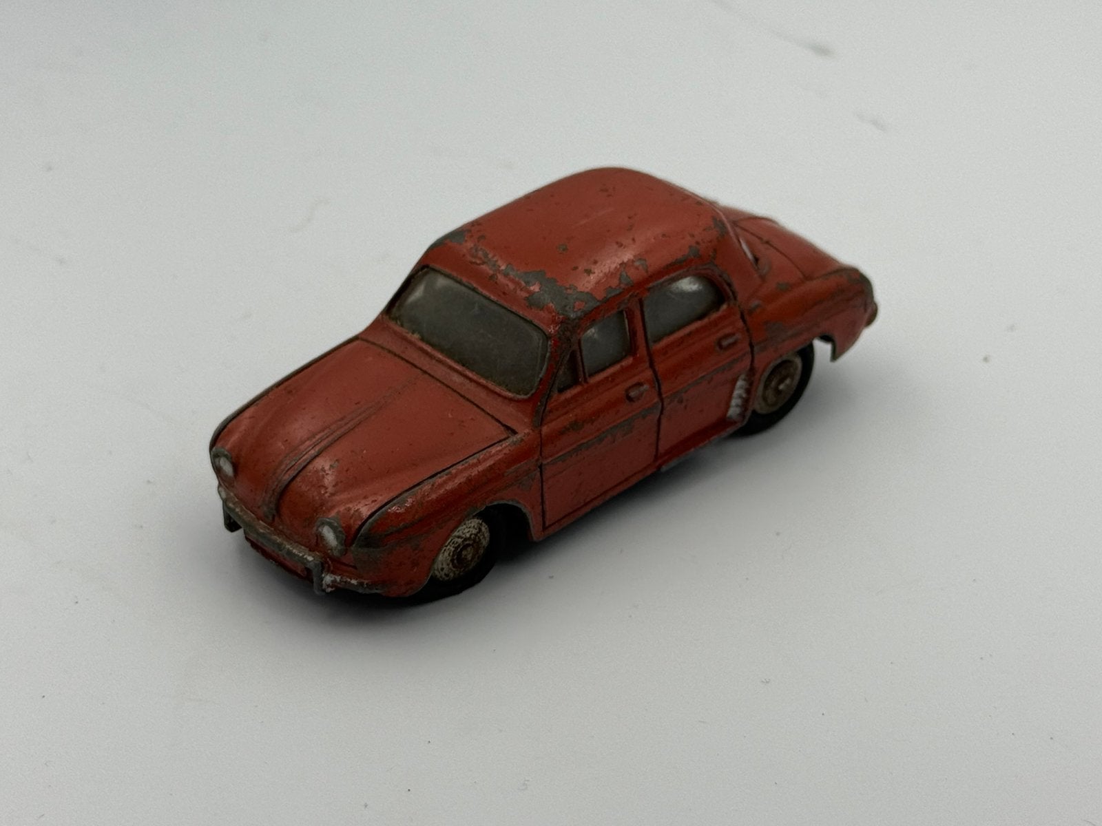 Dinky Toys Renault Dauphine 24e, Ophalen of Verzenden, Zo goed als nieuw, Auto, Dinky Toys