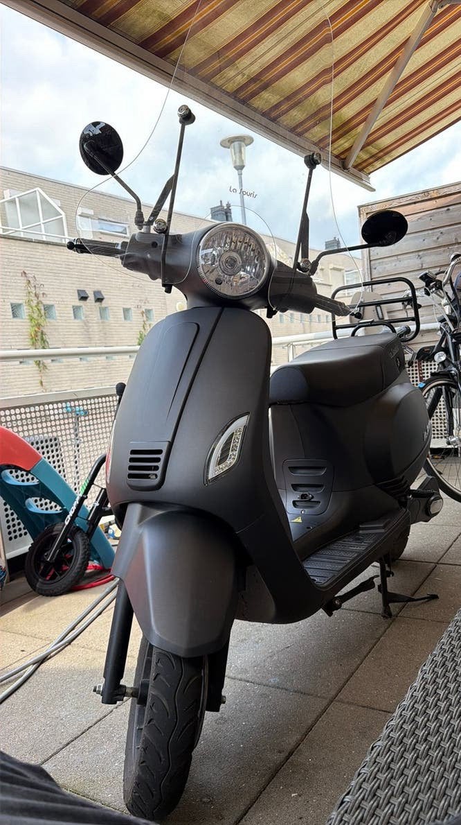 La souris elektrische scooter blauw kenteken 50km range, Ophalen, Zo goed als nieuw, Elektrisch, Overige merken