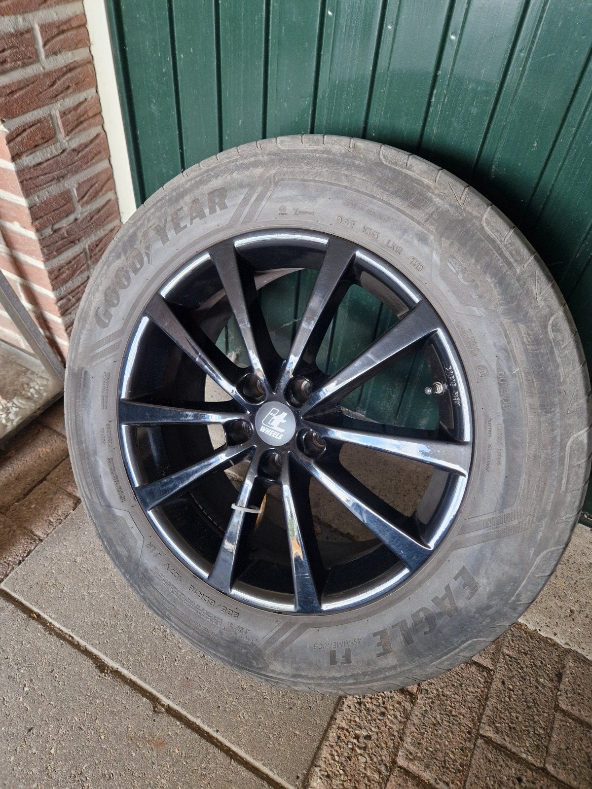 Zwarte 18 inch velgen van It Wheels met Good Year band, Ophalen, 18 inch, Banden en Velgen, 235 mm