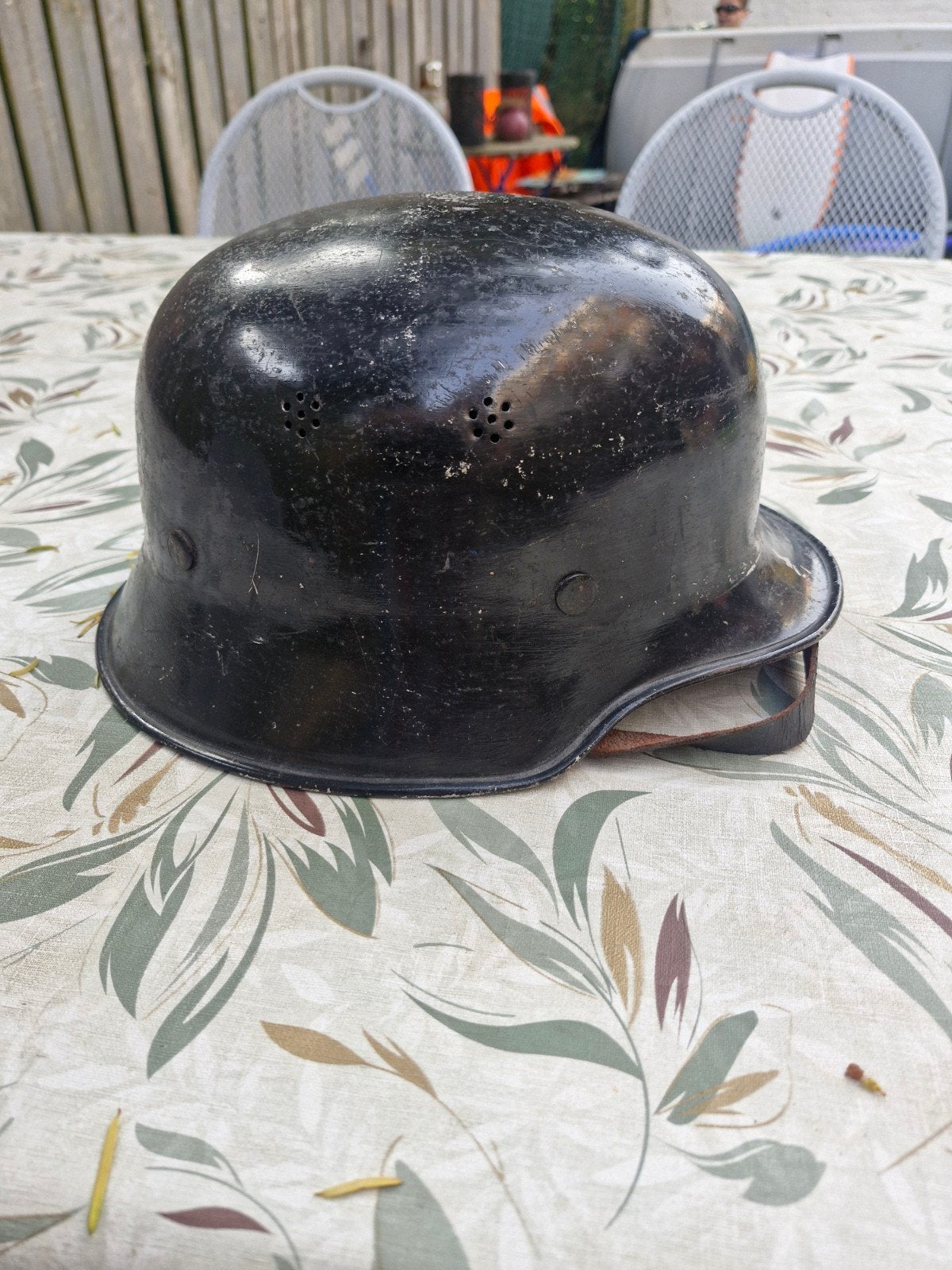 Duitse M40 Helm - Tweede Wereldoorlog, Verzamelen, Militaria | Algemeen, Ophalen of Verzenden, Landmacht, Duitsland, Helm of Baret