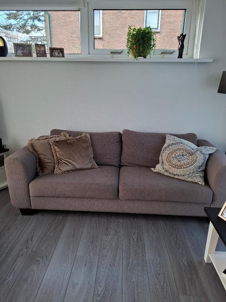 Gratis! 2 banken en hocker, Ophalen, Gebruikt, 150 tot 200 cm, 75 tot 100 cm