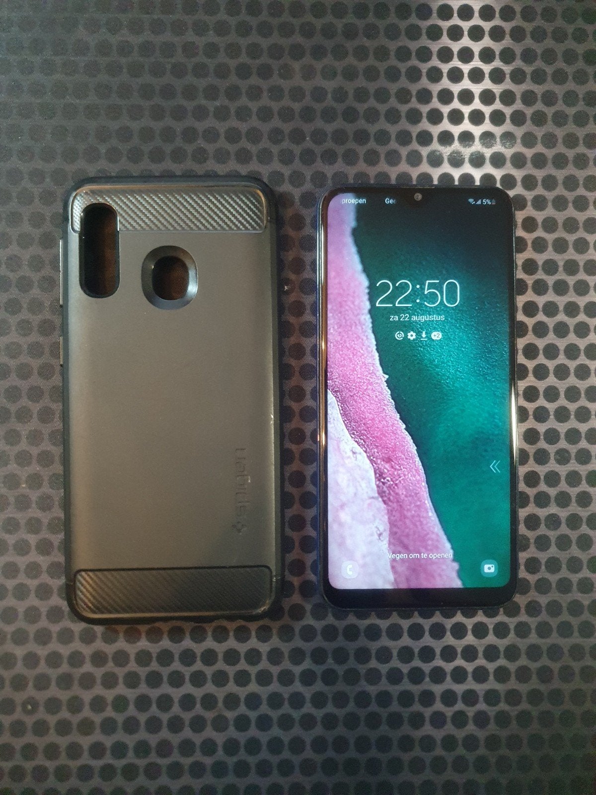 Samsung Galaxy A20e met Spigen hoesje - Blauw, Gebruikt, Blauw, Ophalen of Verzenden, Zonder simlock