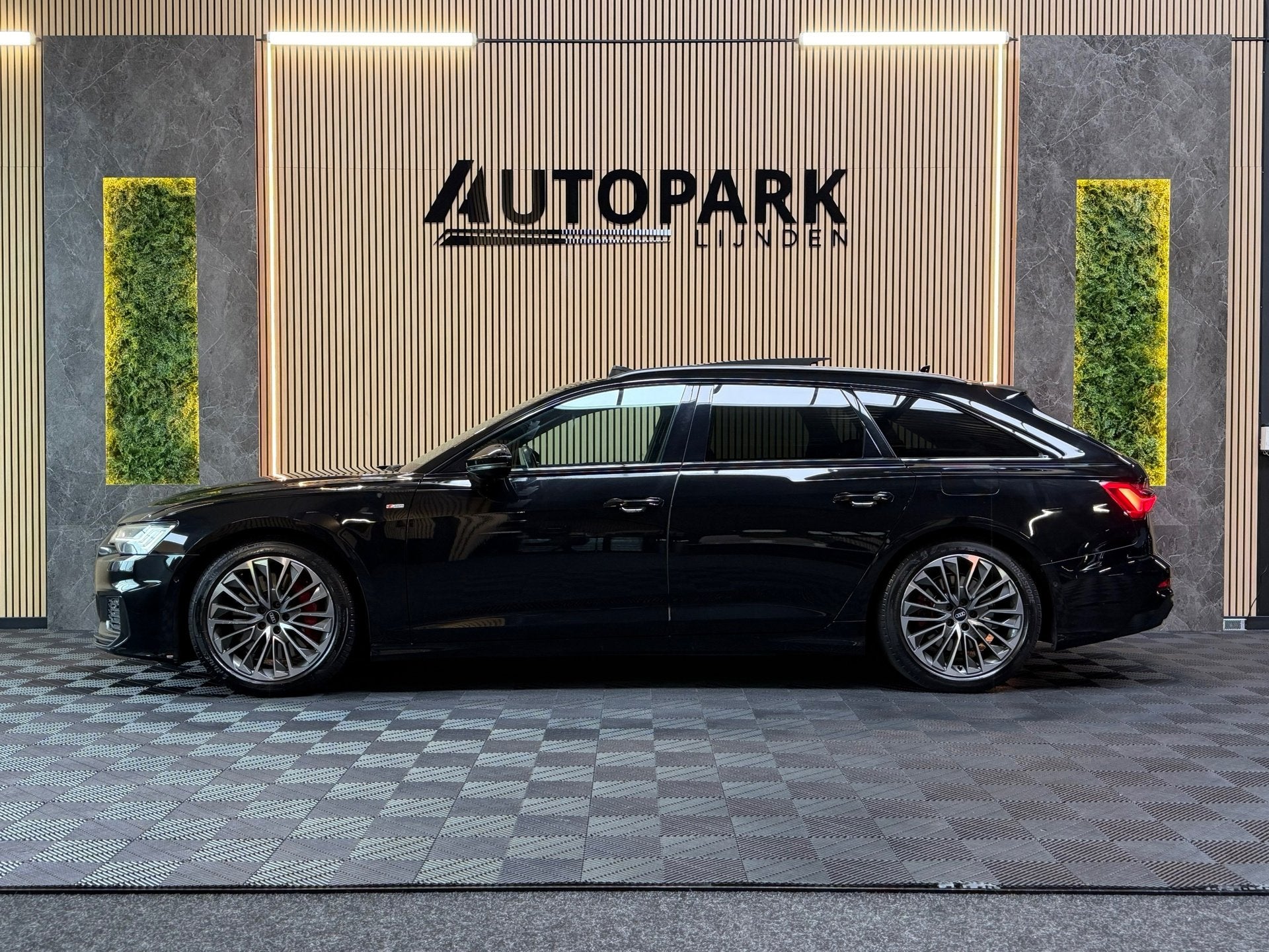Audi A6 Avant 55 TFSI e quattro Competition 3x S-LINE|PANO|M, Automaat, Gebruikt, 4 cilinders, Zwart