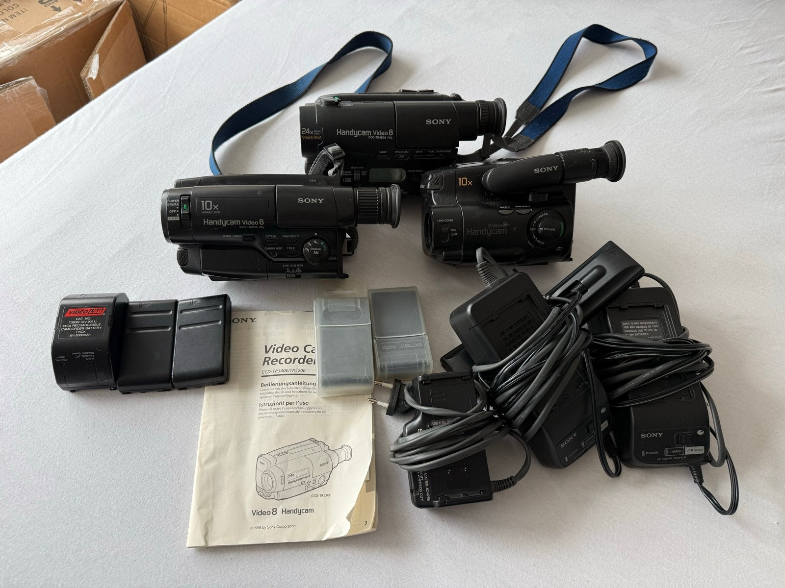 3x Sony Video 8 Handycams (TR340E, TR580E, TR350E) met acces, Ophalen of Verzenden, 8mm, Camera