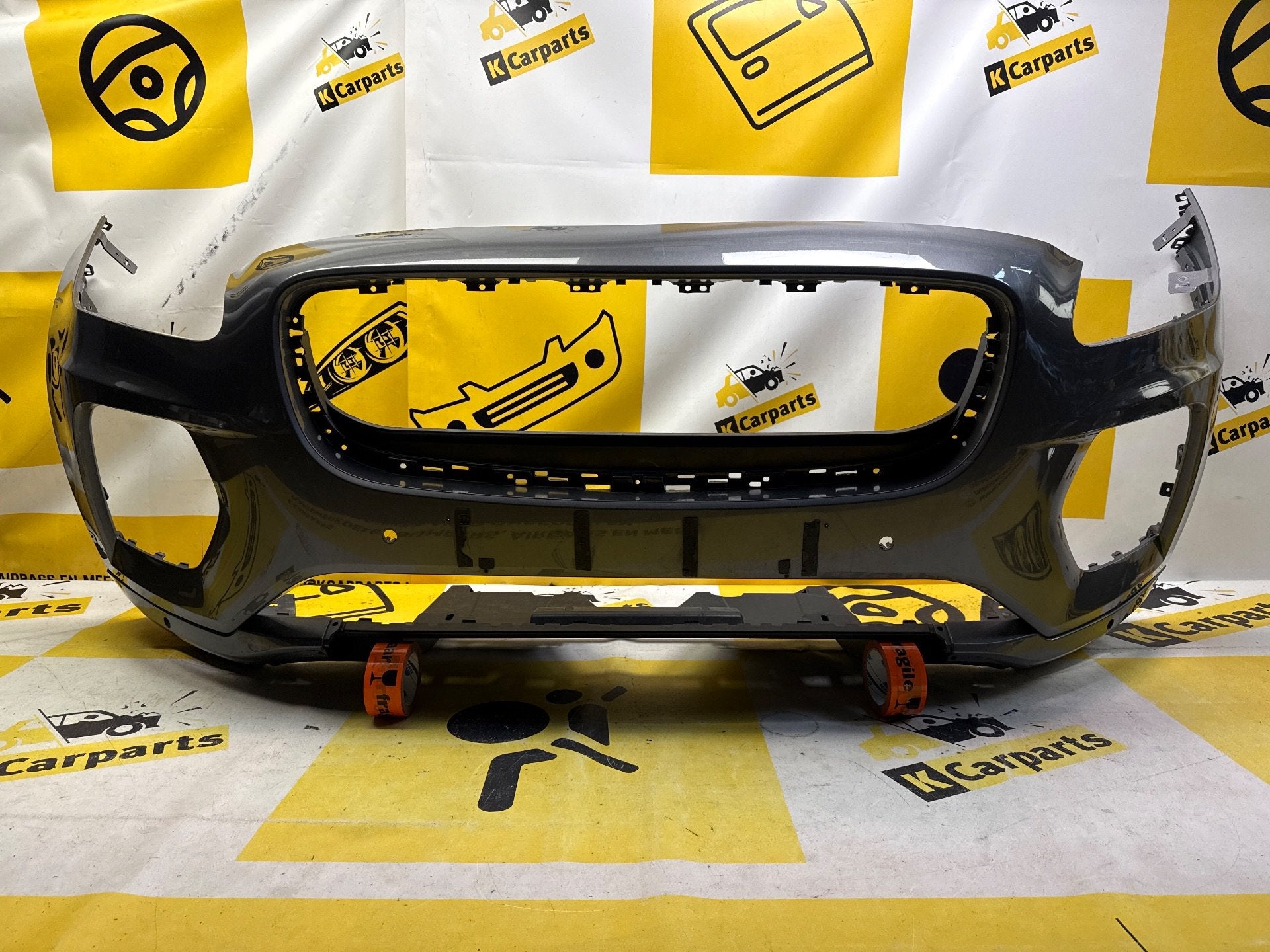 Jaguar E-Pace voorbumper J9C3-17F003-0 origineel, Gebruikt, Voor, Abbey Road, Whitley 1
CV3 4LF  Coventry, Jaguar