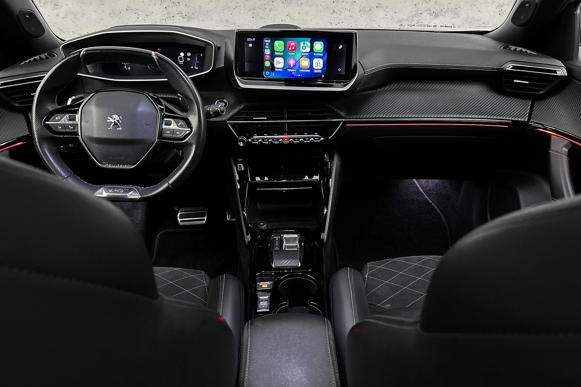 Peugeot 2008 1.2 GT-line | Camera | Panoramadak | LED koplam, Auto's, Parkeersensor, Gebruikt, 1199 cc, Met garantie (alle)