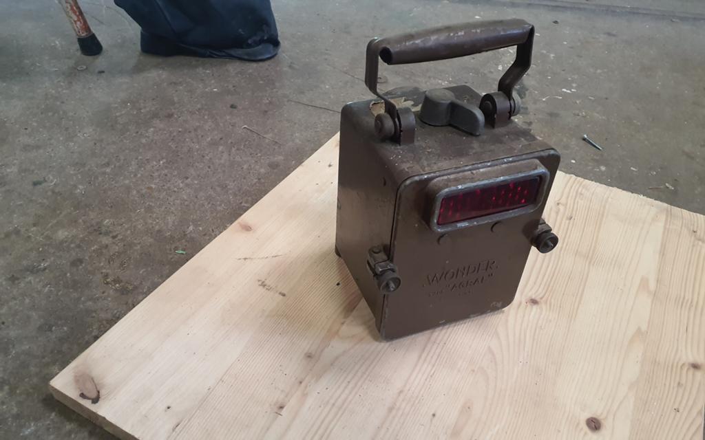 Antieke batterijlamp, Ophalen of Verzenden, Landmacht, Nederland, Overige typen