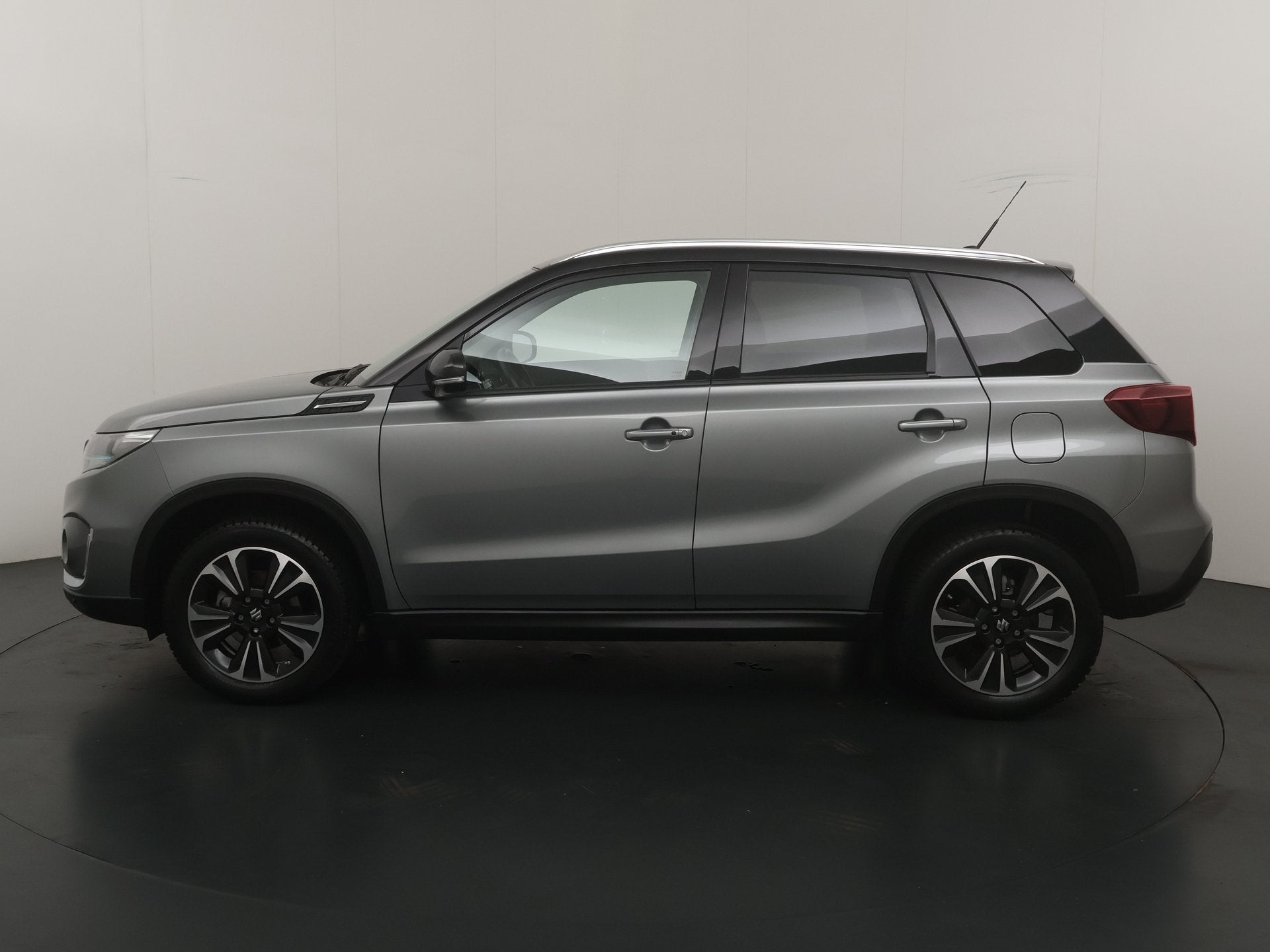 Suzuki Vitara 1.4 Boosterjet Style Smart Hybrid | Trekhaak |, Auto's, Gebruikt, 4 cilinders, 49 €/maand, Origineel Nederlands