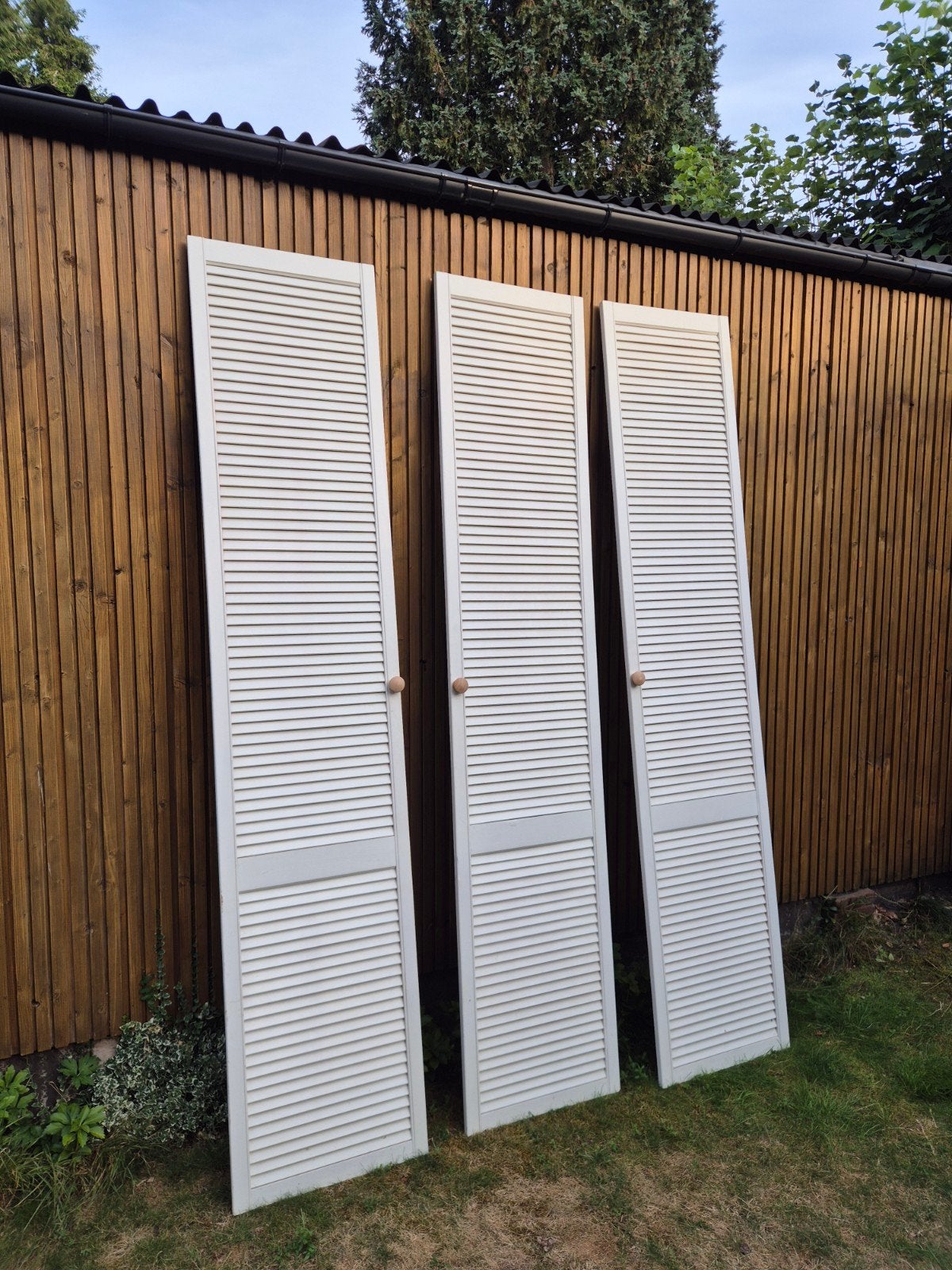 Gratis: 3 witte kastdeuren met ophanging, Huis en Inrichting, Kasten | Kledingkasten, Ophalen, Gebruikt, 200 cm of meer, 50 tot 100 cm