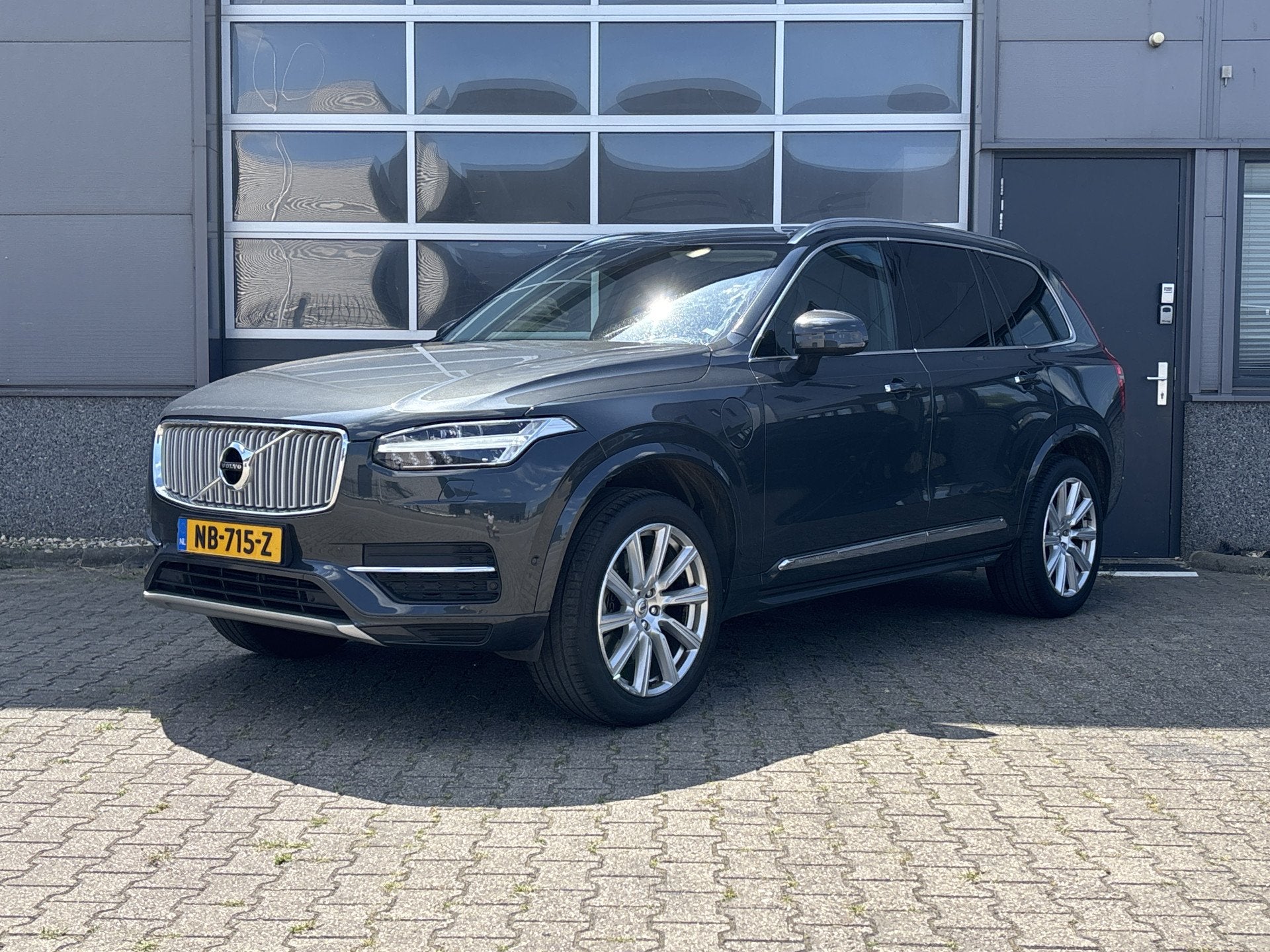 Volvo XC90 2.0 T8 Twin Engine AWD Inscription - Schuif/kante, Gebruikt, 1969 cc, 7 stoelen, Bedrijf