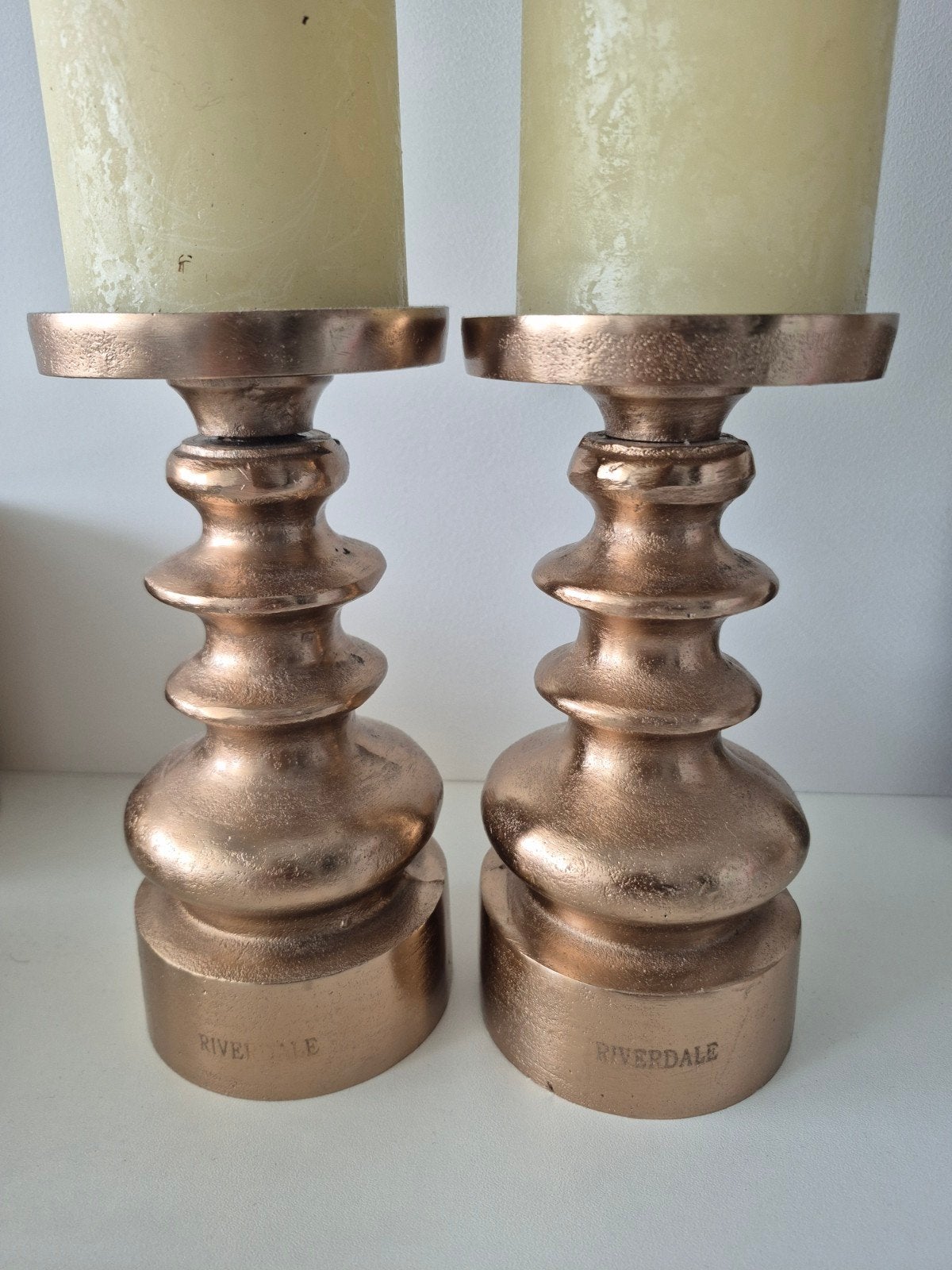Set van 2 Riverdale kandelaars - Brons/Koper, Huis en Inrichting, Woonaccessoires | Kandelaars en Kaarsen, Ophalen, Zo goed als nieuw