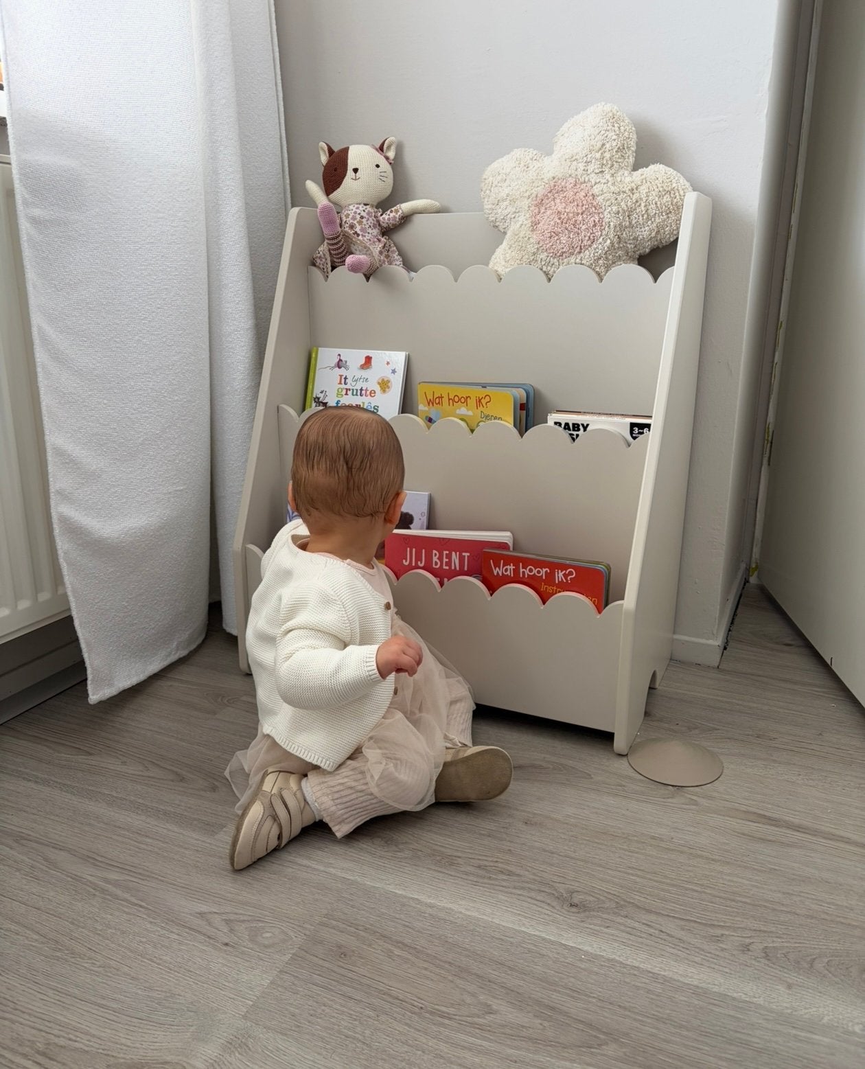 Smerlato kastje Kwantum beige/offwhite - Zo goed als nieuw, Kinderen en Baby's, Kinderkamer | Commodes en Kasten, Minder dan 90 cm