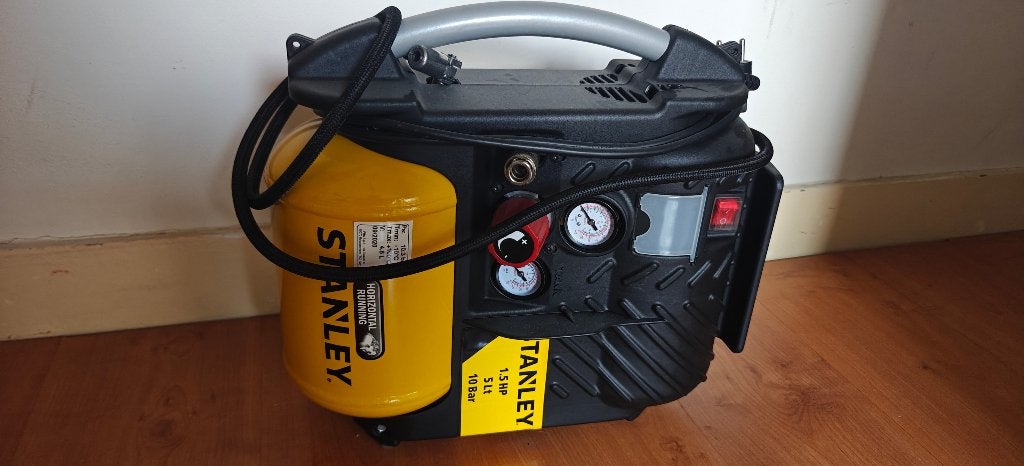 Stanley compressor DN200/10/5, 10 bar of meer, Ophalen of Verzenden, Zo goed als nieuw, 200 tot 400 liter/min