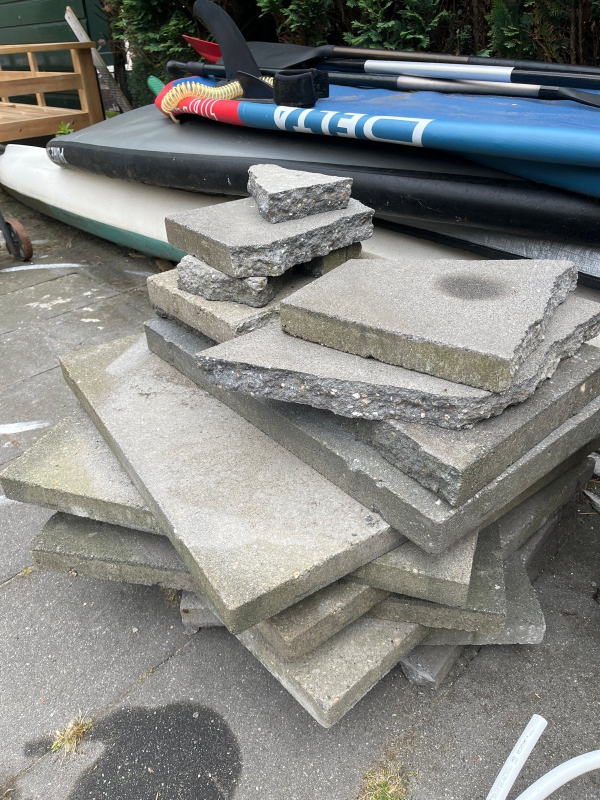 Stapeltje tegels, Tuin en Terras, Ophalen