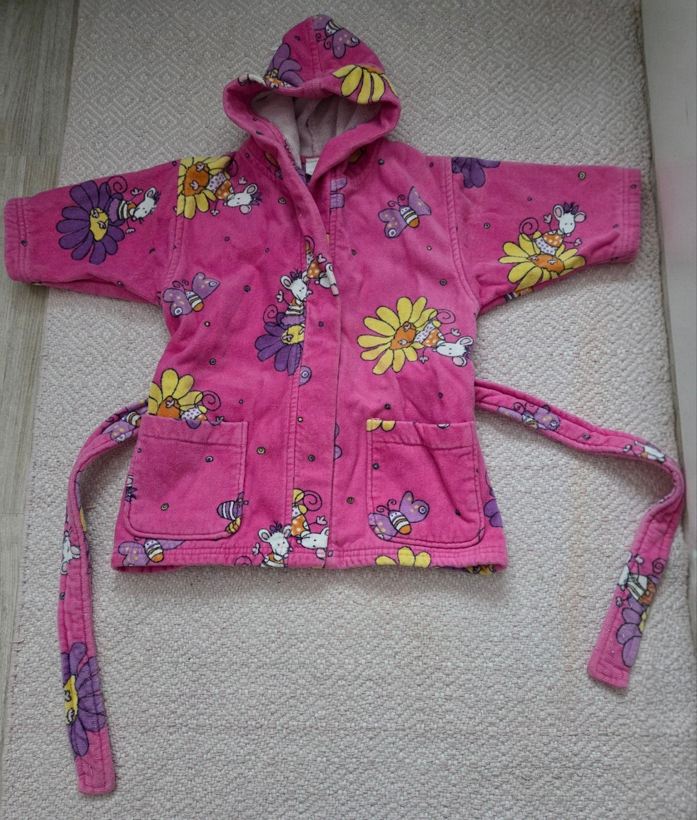 Roze kinderbadjas met vrolijke dierenprint, 2/3 jaar, Ophalen of Verzenden, Gebruikt, Onbekend, Meisje