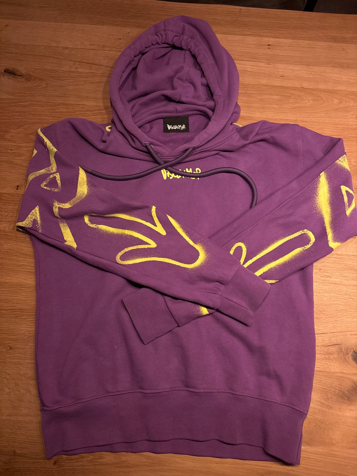 Disclaimer paarse hoodie met gele graffiti print, Ophalen of Verzenden, Zo goed als nieuw, Paars