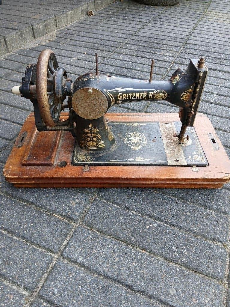 Gritzner naaimachine, Ophalen